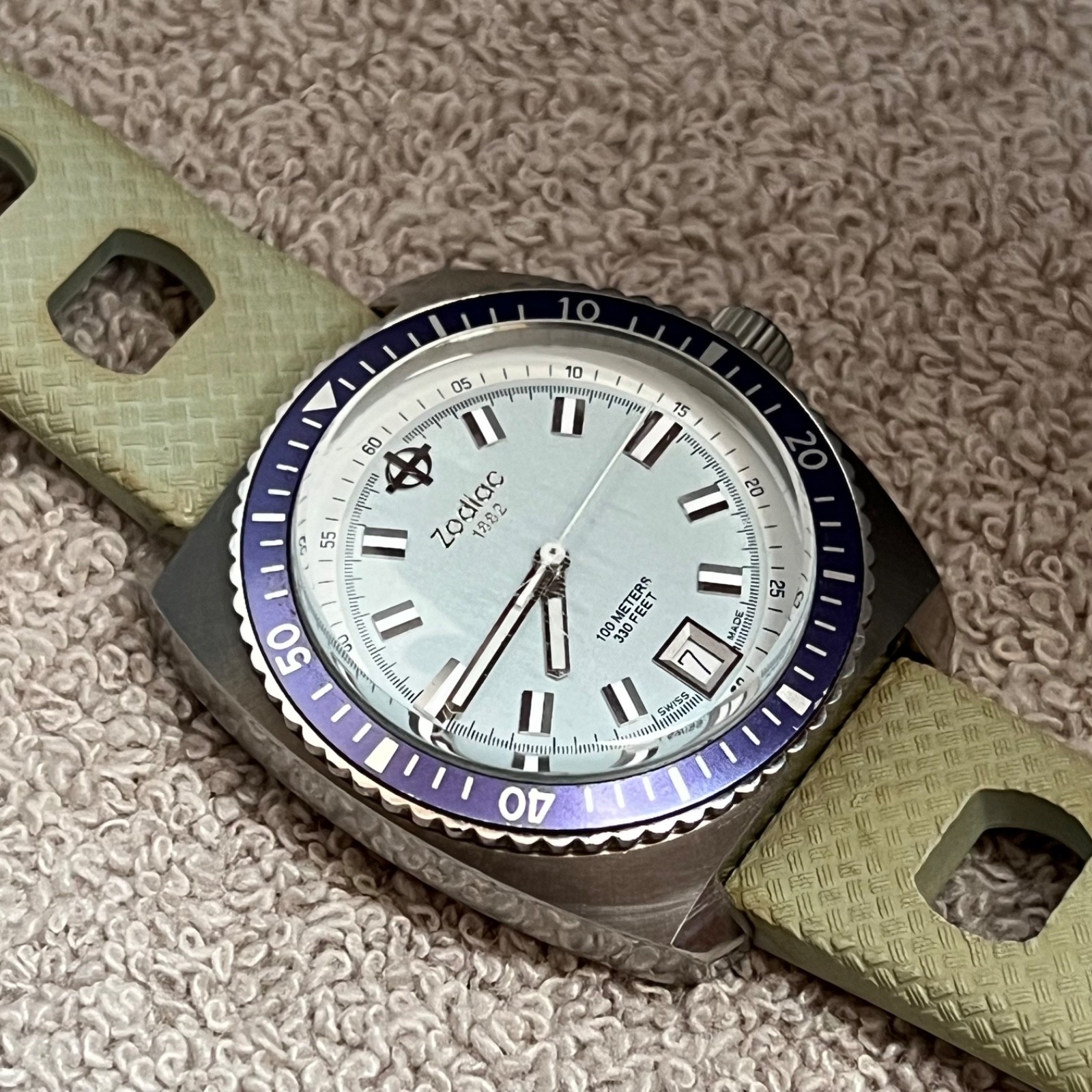 Zodiac Seadragon ZO2230 Skindiver Watch Blue Bazel Blue Dial Swiss Made 100M