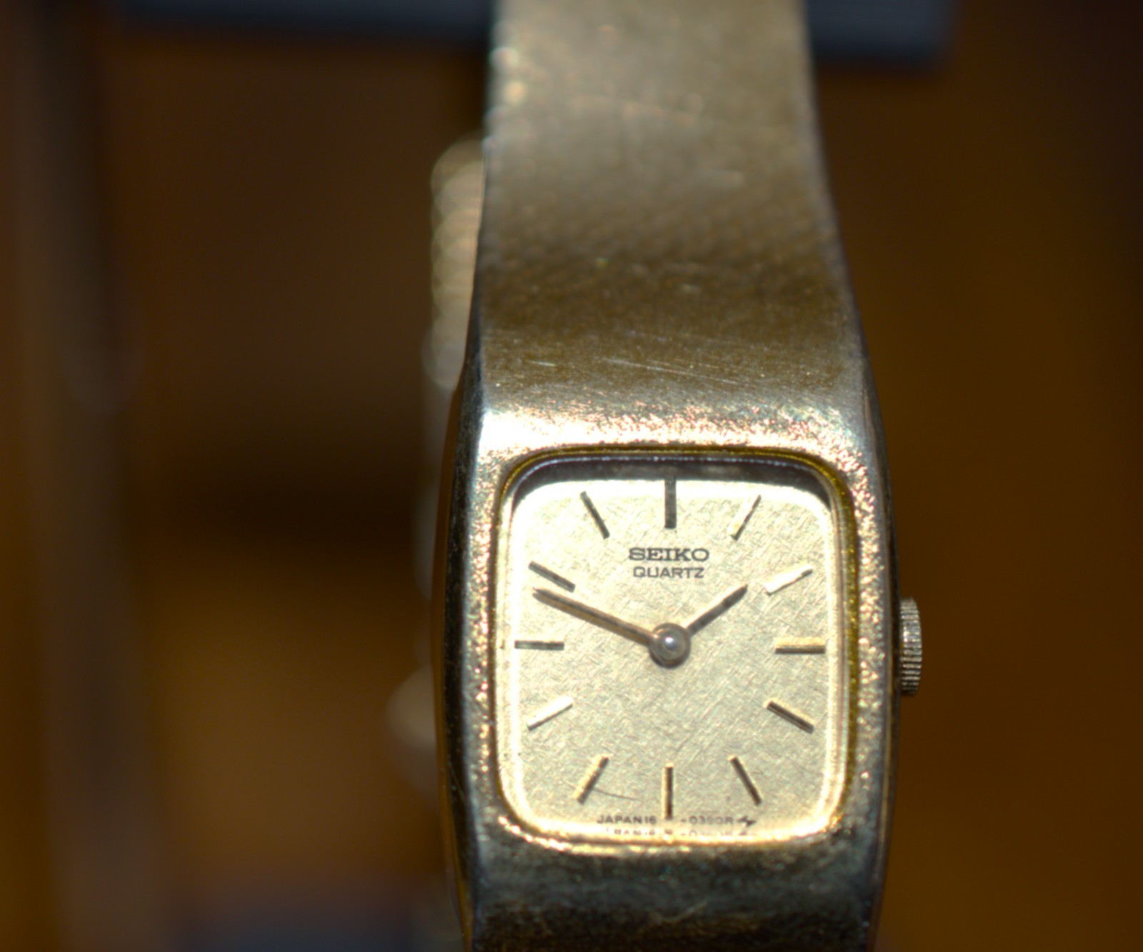 Vintage SEIKO QUARTZ Tank Style Dress Watch 16-3269 – TP-1066
