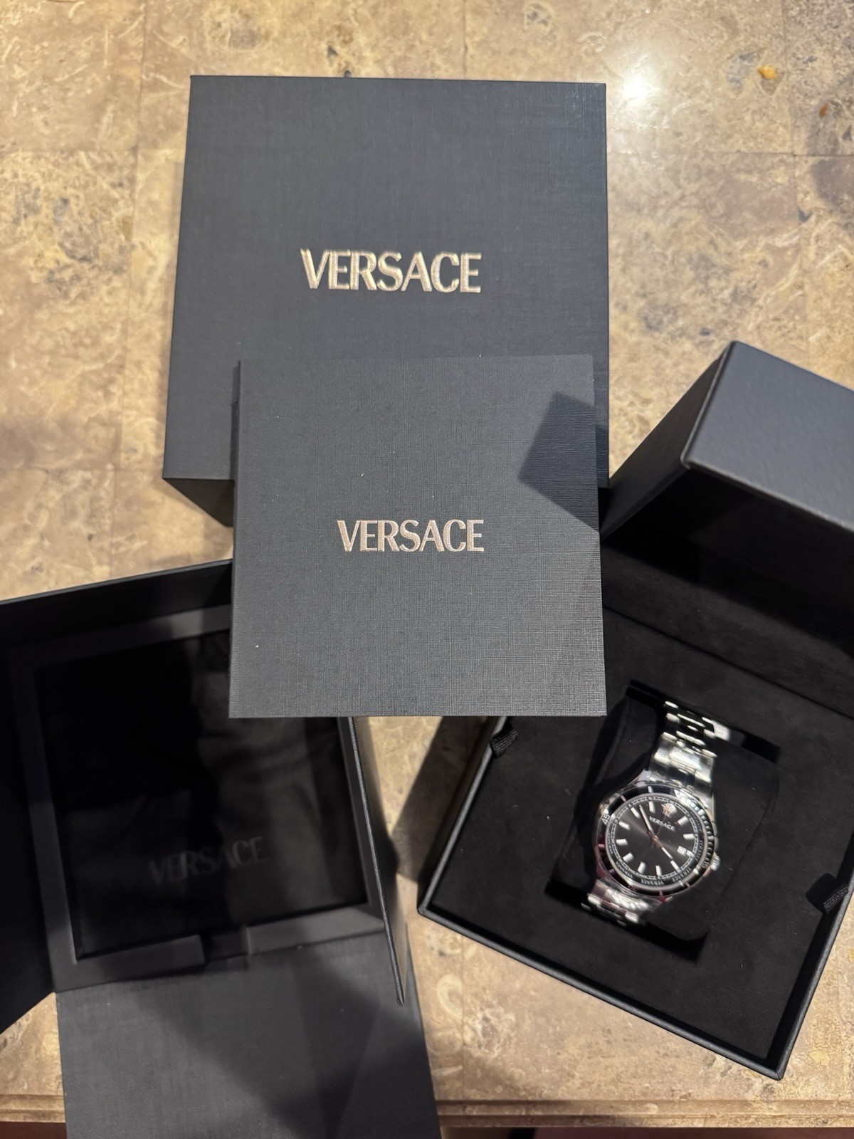 Versace Hellenyium VE3A00520 Swiss Made Men’s Watch Black Dial New Full Set