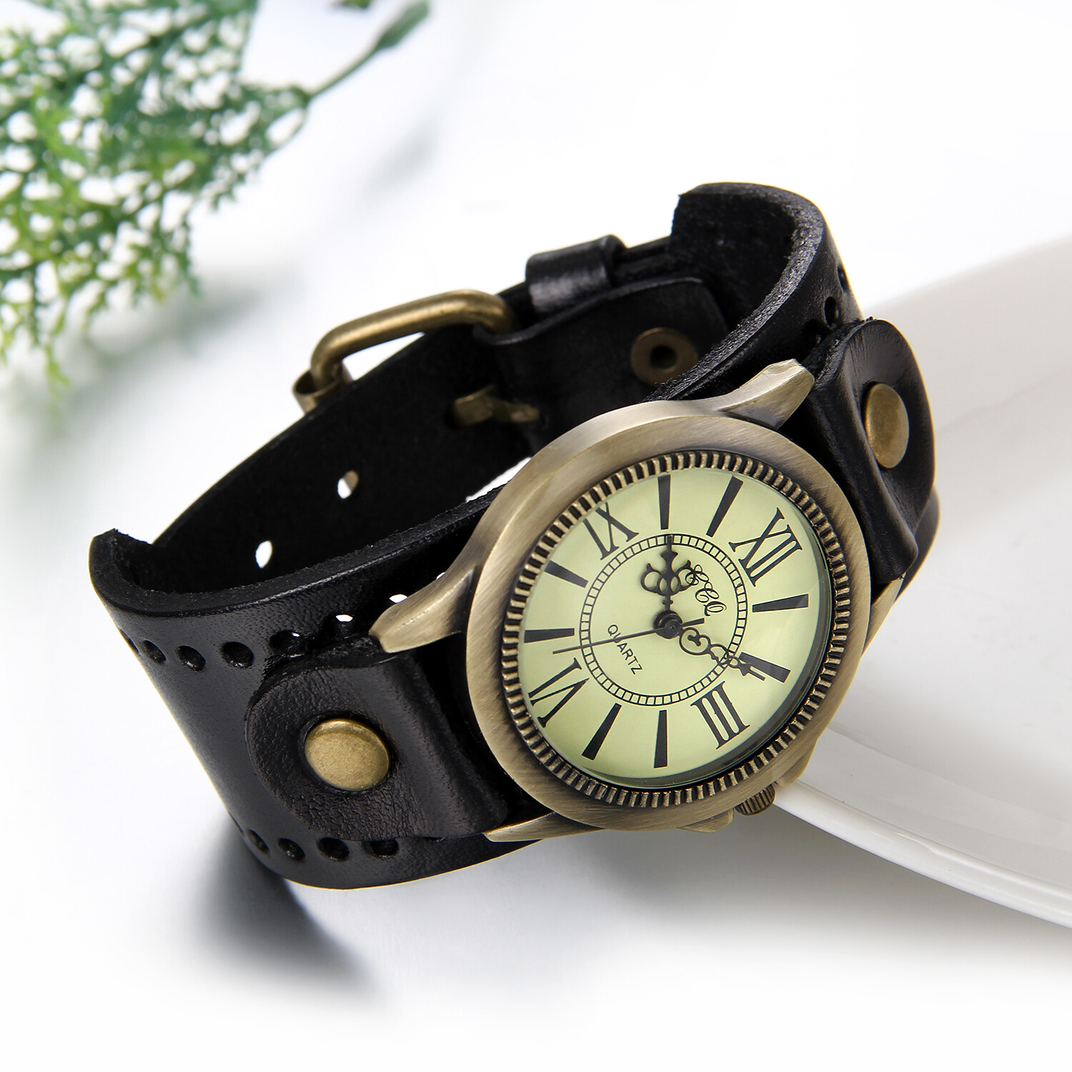 Retro Men Women Punk Wide Leather Bangle Roman Numerals Dial Quartz Wrist Watch