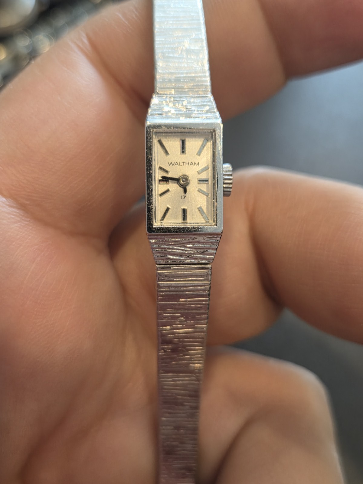 Vintage Waltham Watch Ladies 10mm Silver Tone Rectangle 17 Jewel Manual Wind AB