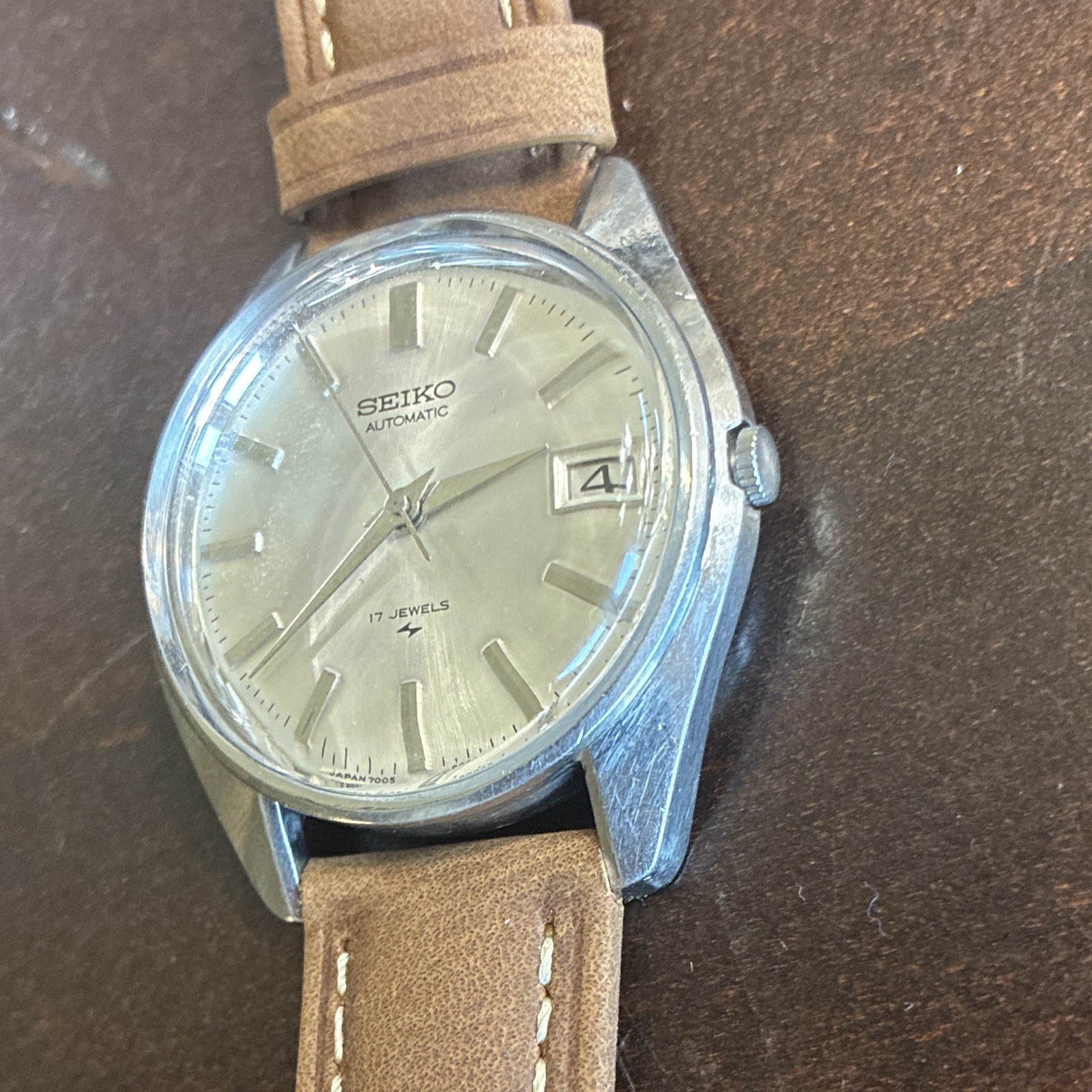 Seiko Automatic 17 Jewels 7005-8000 Date Silver Dial Brown Leather Strap 36mm