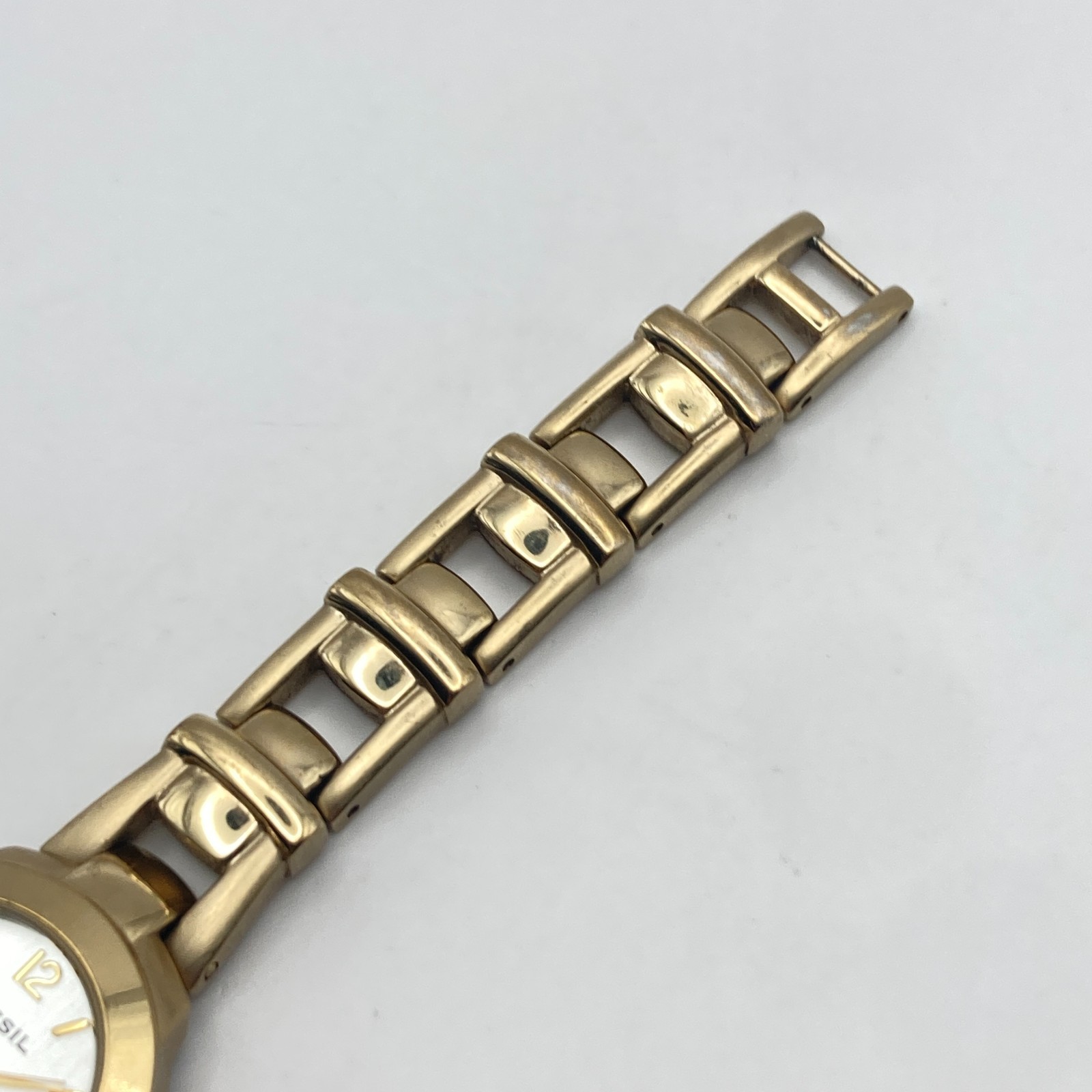 Fossil F2 Women’s Watch 23mm Gold Tone Date Round WR 30M New Battery TINY 5.5″