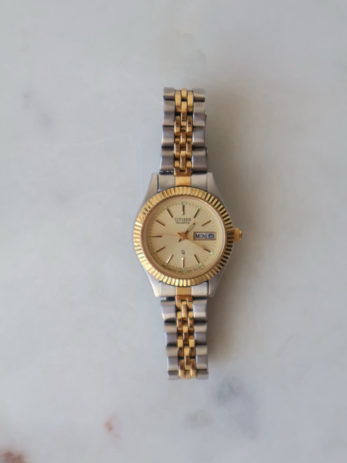 Vintage Citizen Quartz Presidential Two Tone Day Date Watch Fluted Bezel Watch