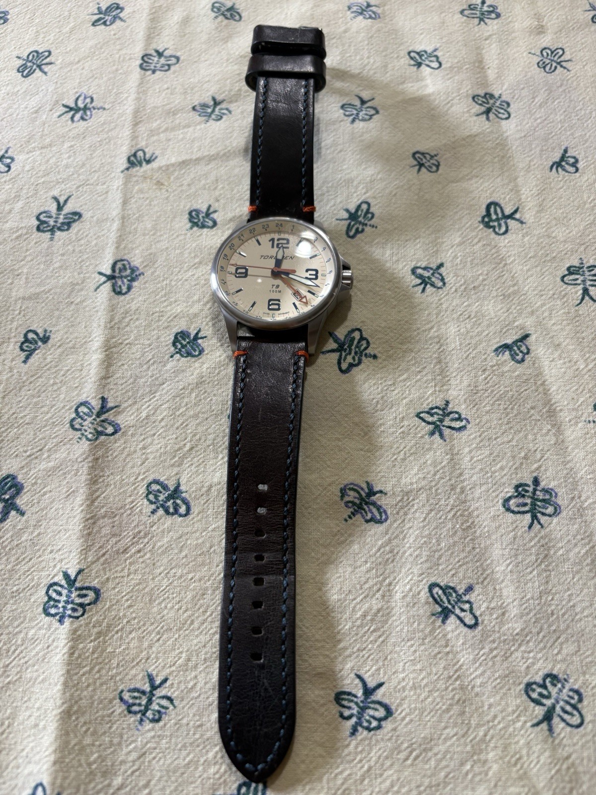 Torgoen T9 Men’s Watch Blue Leather Strap, Quartz Cream Dial – GMT
