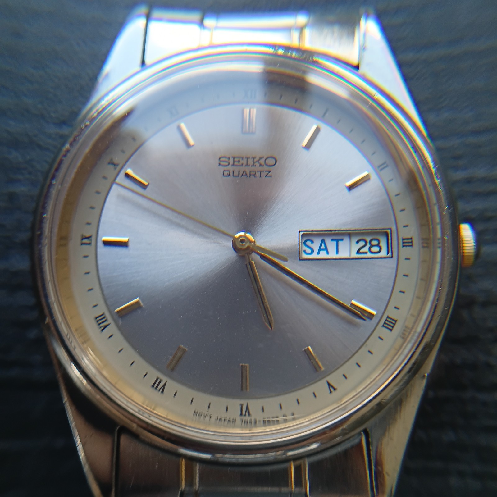 Vintage Seiko Quartz Day/Date Roman Num Japan Mens Watch