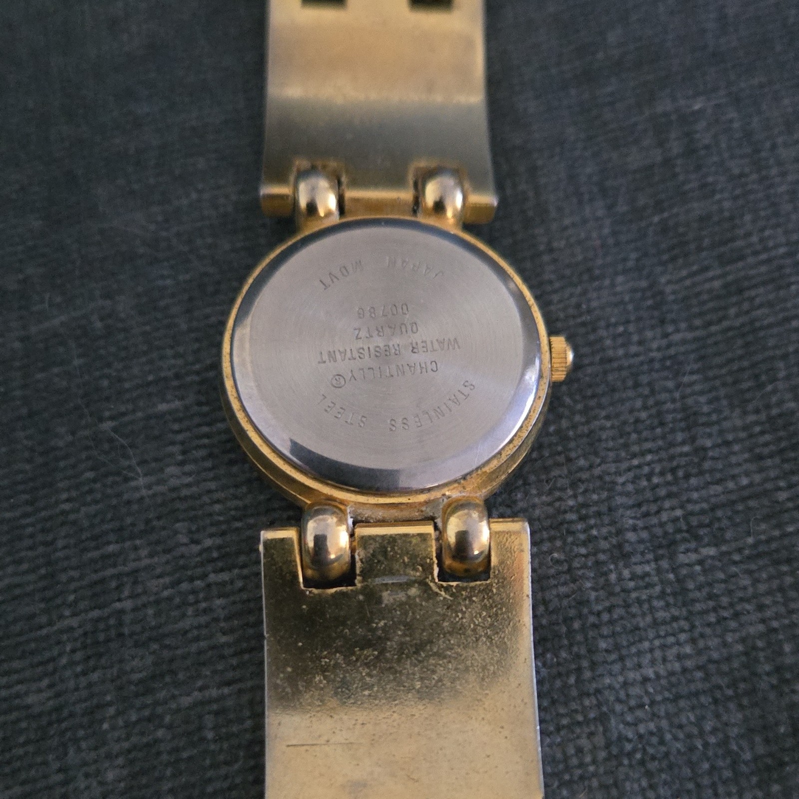 Chantilly Quartz Women’s Analog Gold Tone Abalone Inlay Bracelet Round 23mm