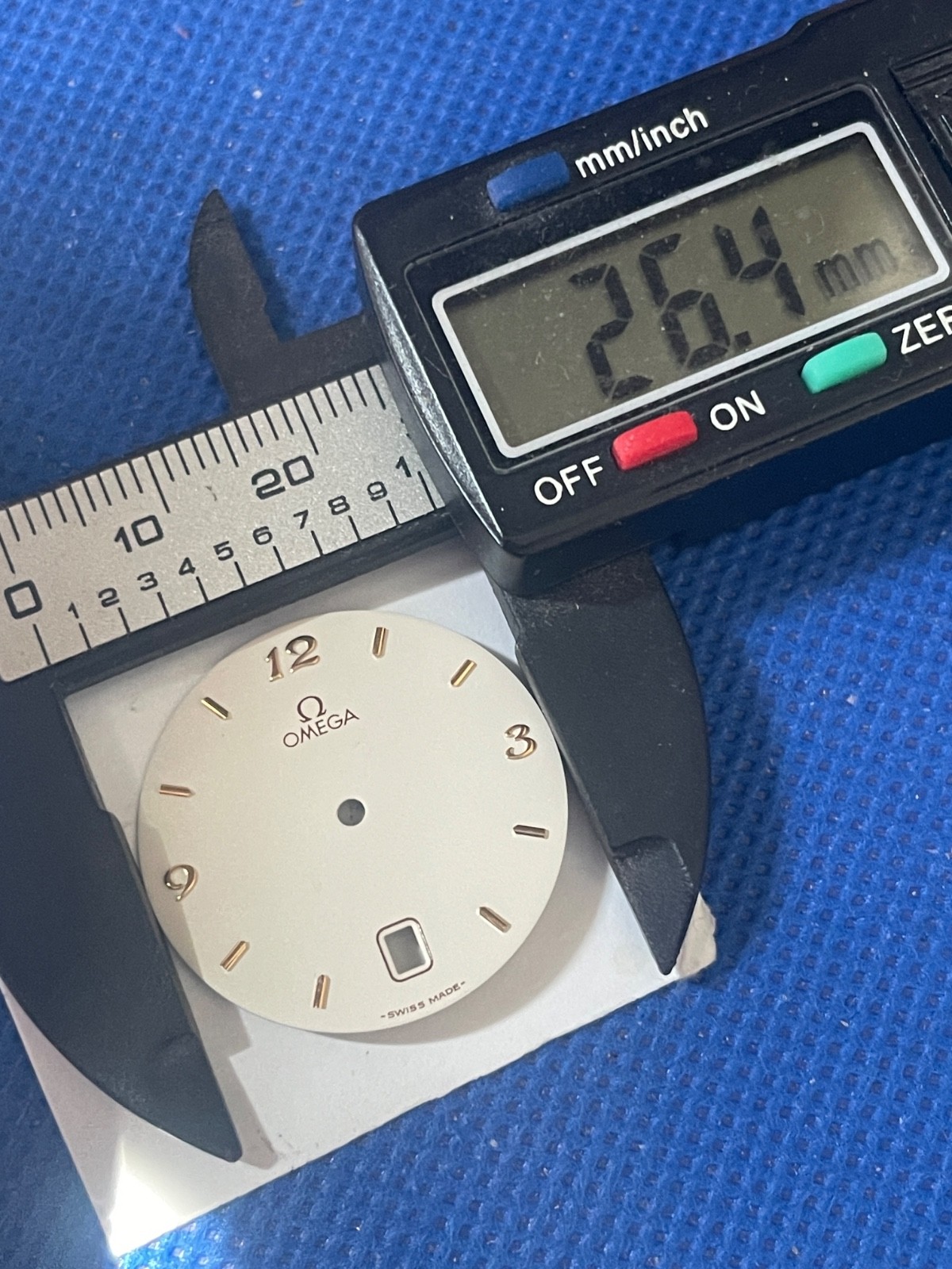 Genuine Omega Quartz White dial 26.4mm for cal. 1430 NOS (1/15598)