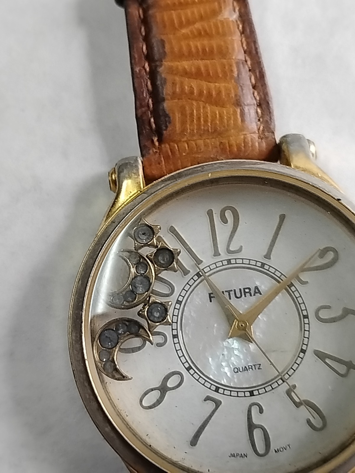 Futura Watch Women 29mm Gold Tone Floating Charms Moon Star New Battery 7.5″ #14