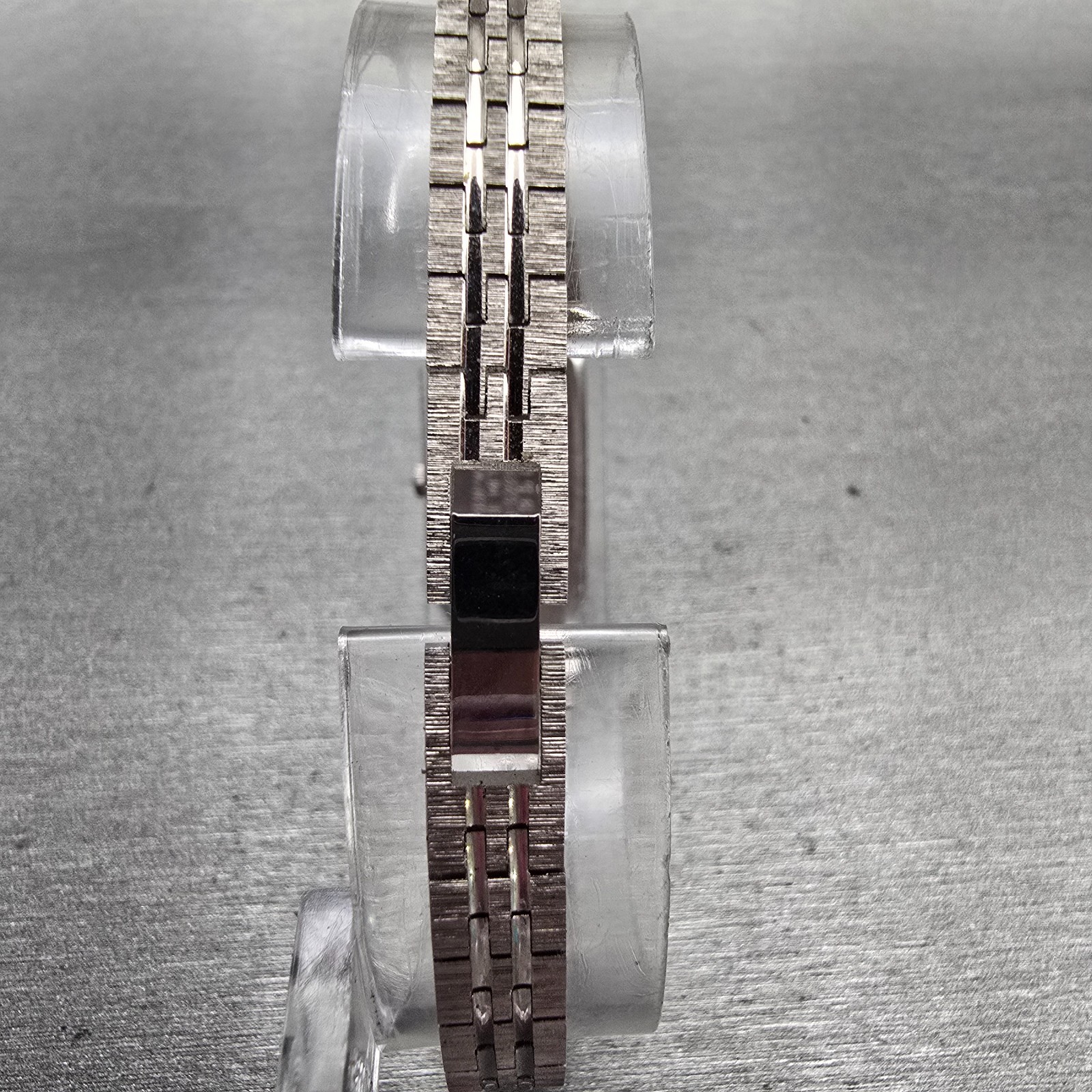 Citizen CQ Watch Women 13mm White Dial Silver Tone Rectangle 5421-S22393 New Bat