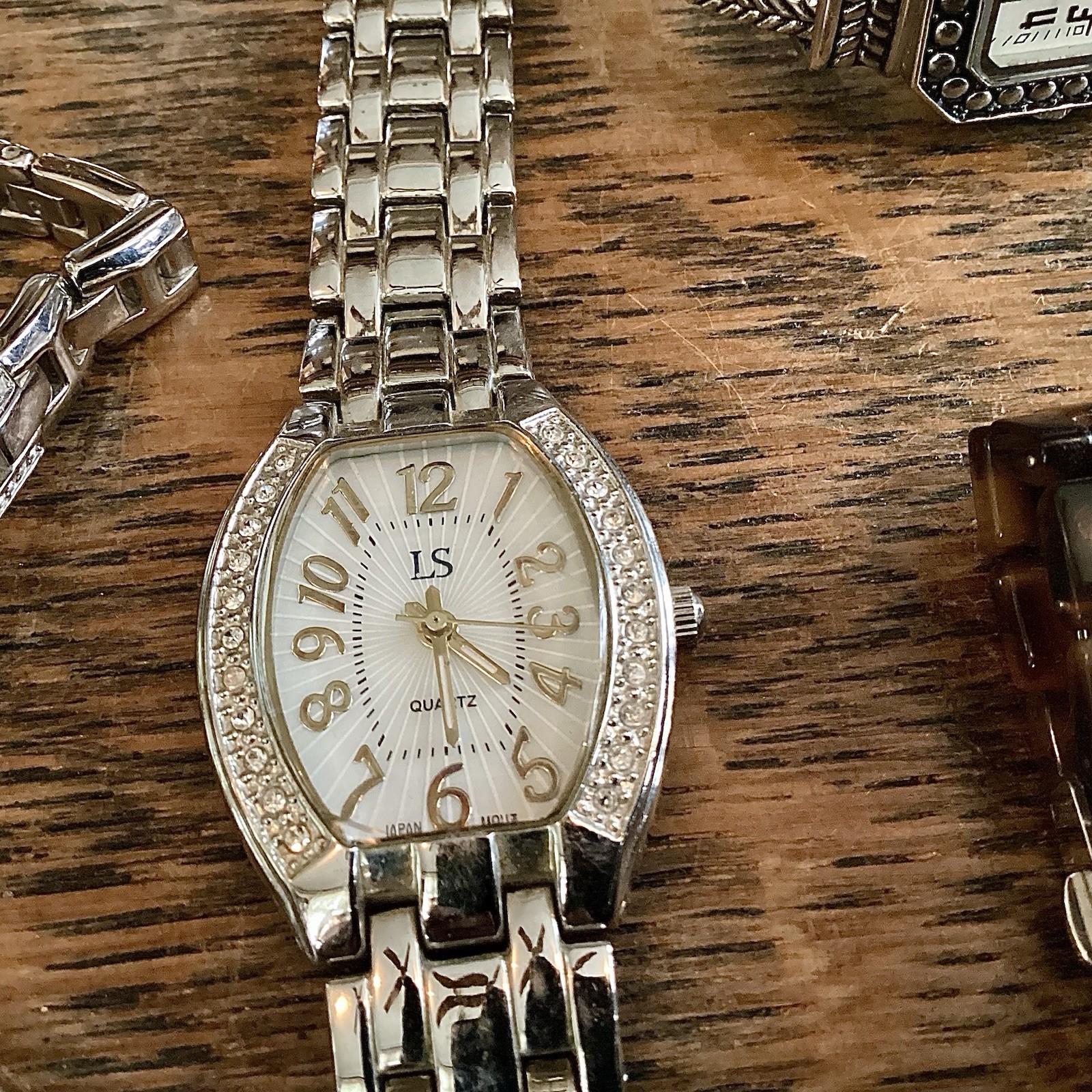 Wristwatch Lot Assorted Men Women Fashion Jewelry Quartz Bakelite Accent Wear