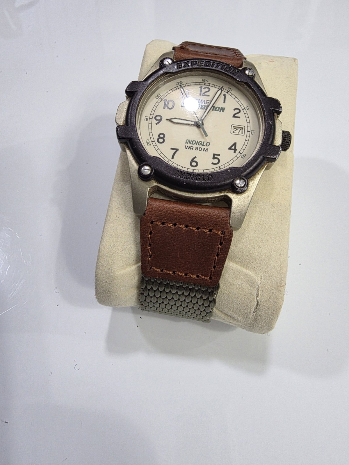 VINTAGE TIMEX 38MM MEN’S QZ, ARABIC NUMERALS, CANVAS LEATHER BAND.