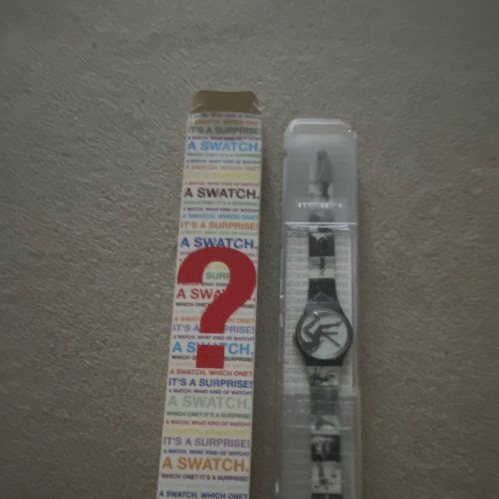 Swatch Unisex Quartz Analog Wristwatch Black Plastic Case White/Black Strap Box