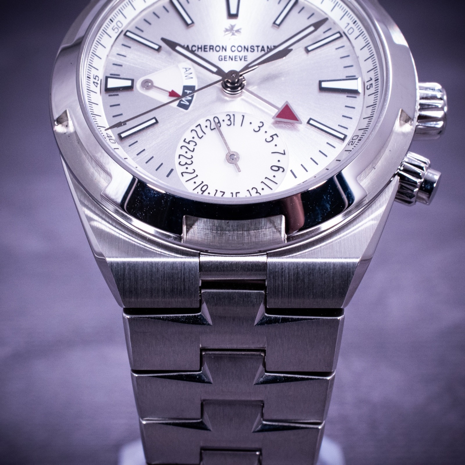 Vacheron Constantin Overseas Dual Time 41mm Silver Dial, Ref. 7900v w/ B&P
