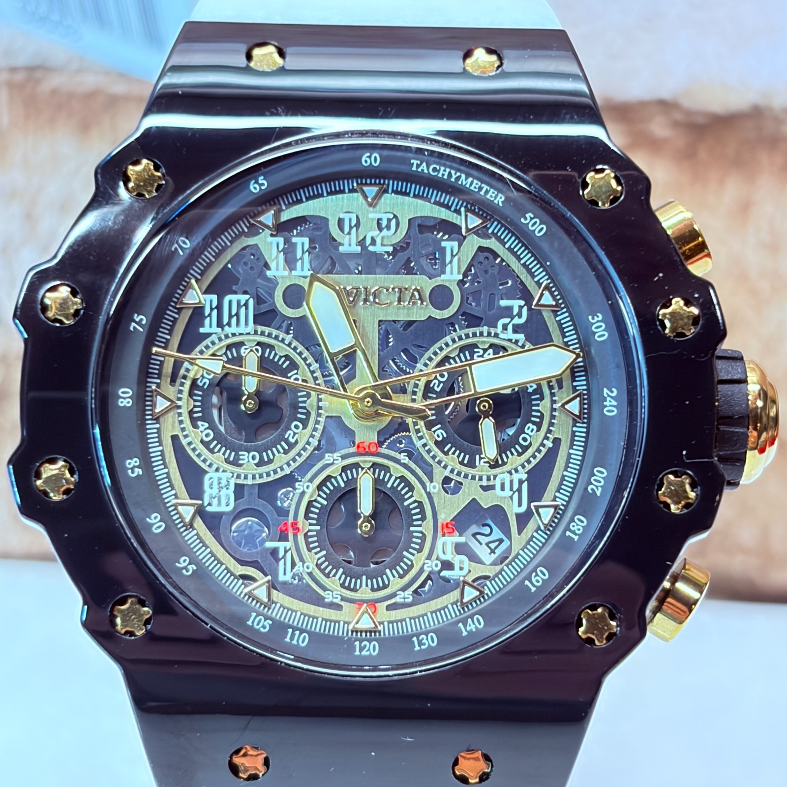 Invicta Racing Vaulthan Men’s Watch 44mm White/Black (69653) – Brand New