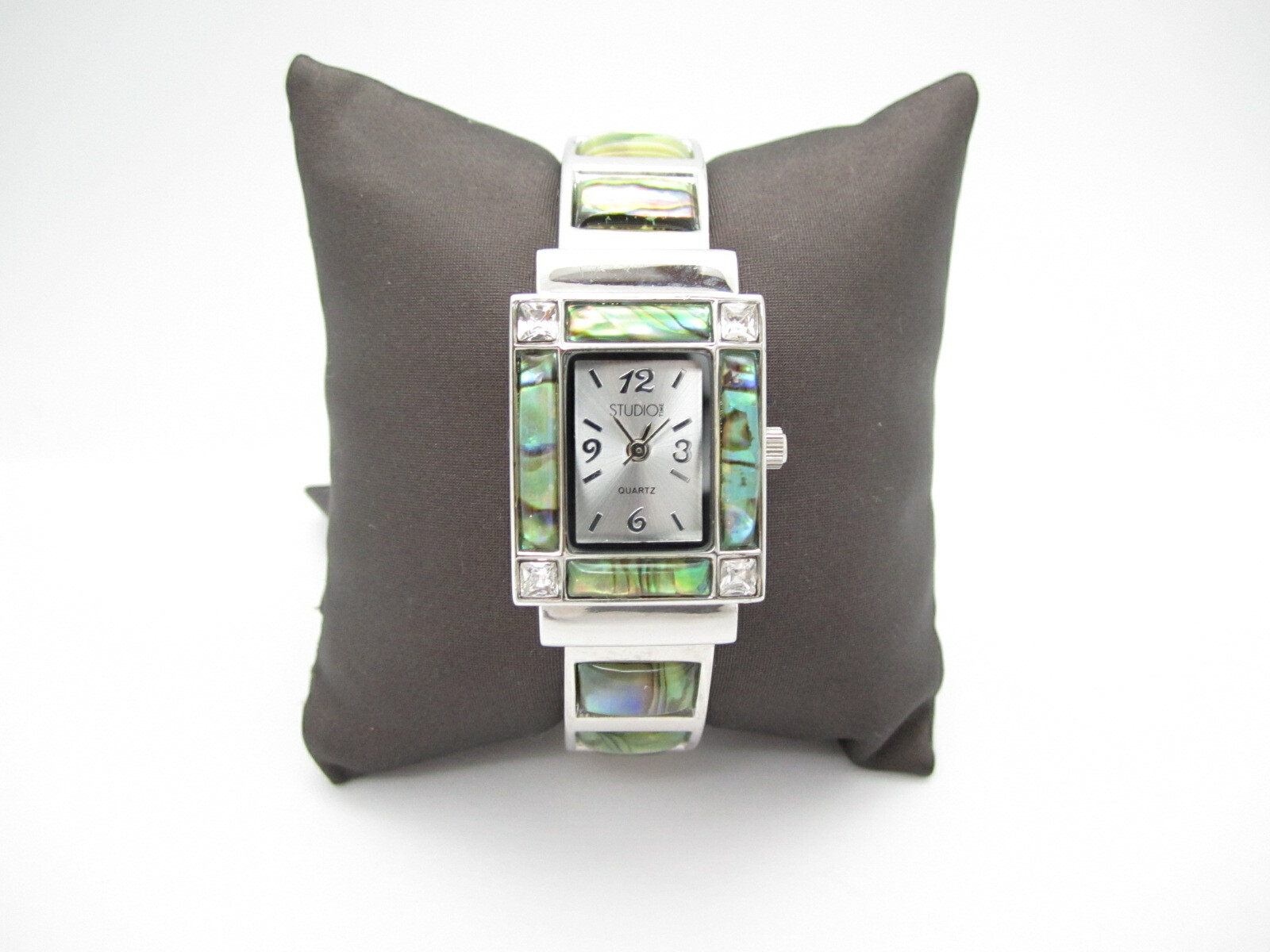 Women’s Studio Time Quartz Analog Dial Casual 23mm Bangle Watch (D667)