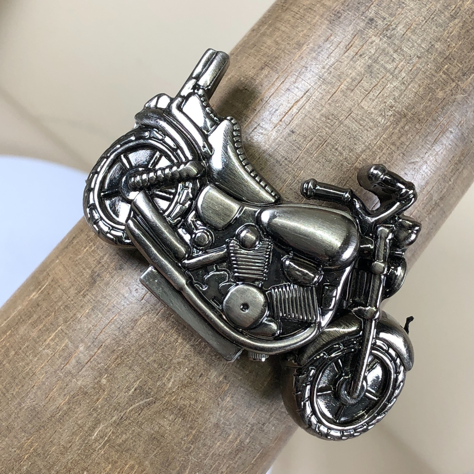 Vintage Da Vanci Men Dress Leather Motorcycle Quartz Analog 28mm Watch 7 1/4″