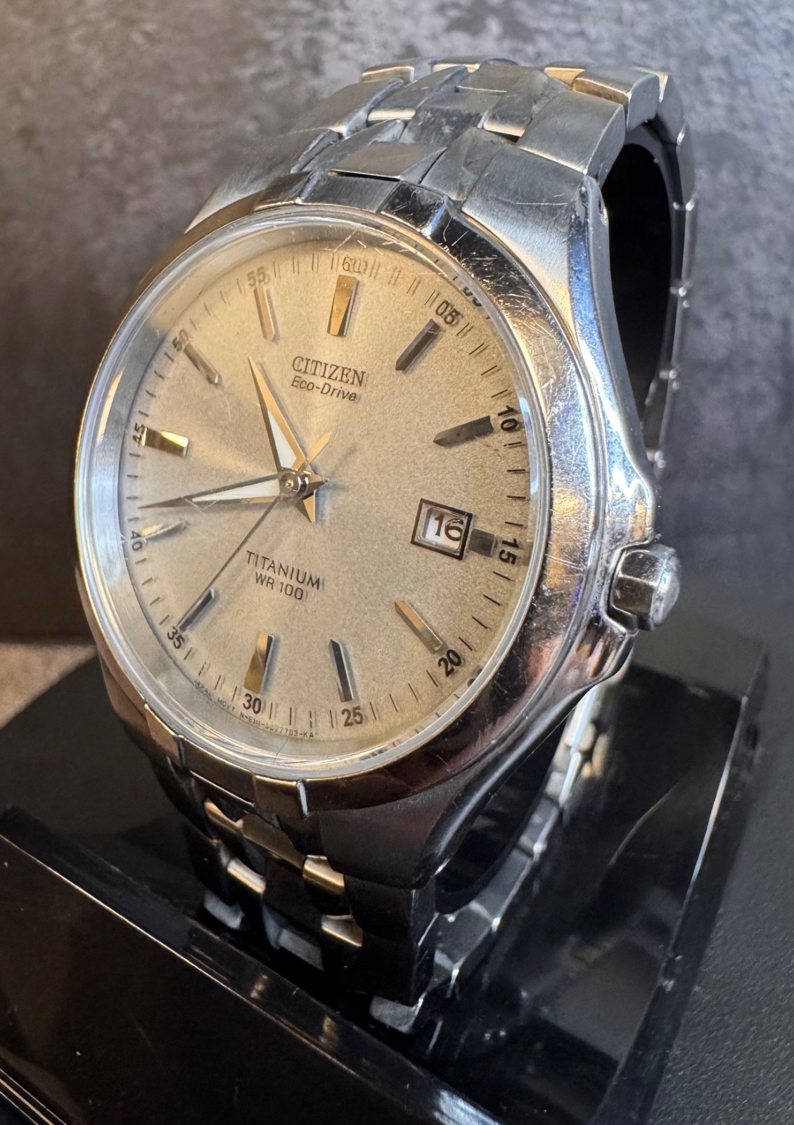 Citizen Eco-Drive Titanium E111-S049938 Men’s Watch Silver Dial Date WR100
