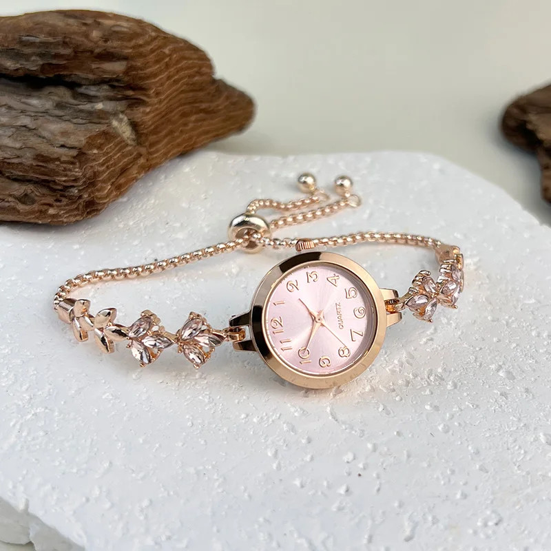 Round alloy case Arabic numeral classic dial leaf-shaped diamond-encrusted
