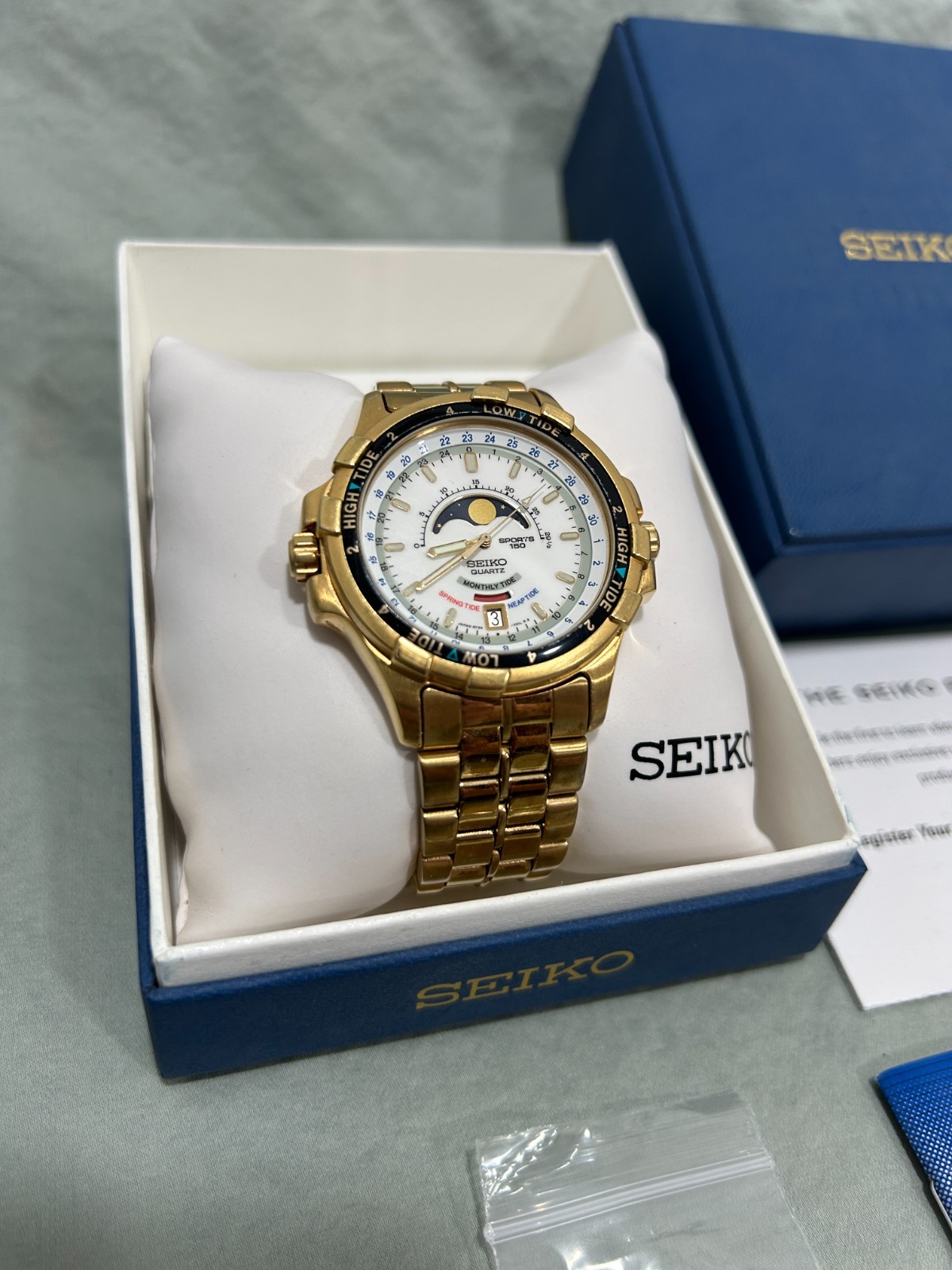Seiko Tidemaster 6F24-7019 Sports 150 Moon Phase Tide Watch Gold Tone with Box