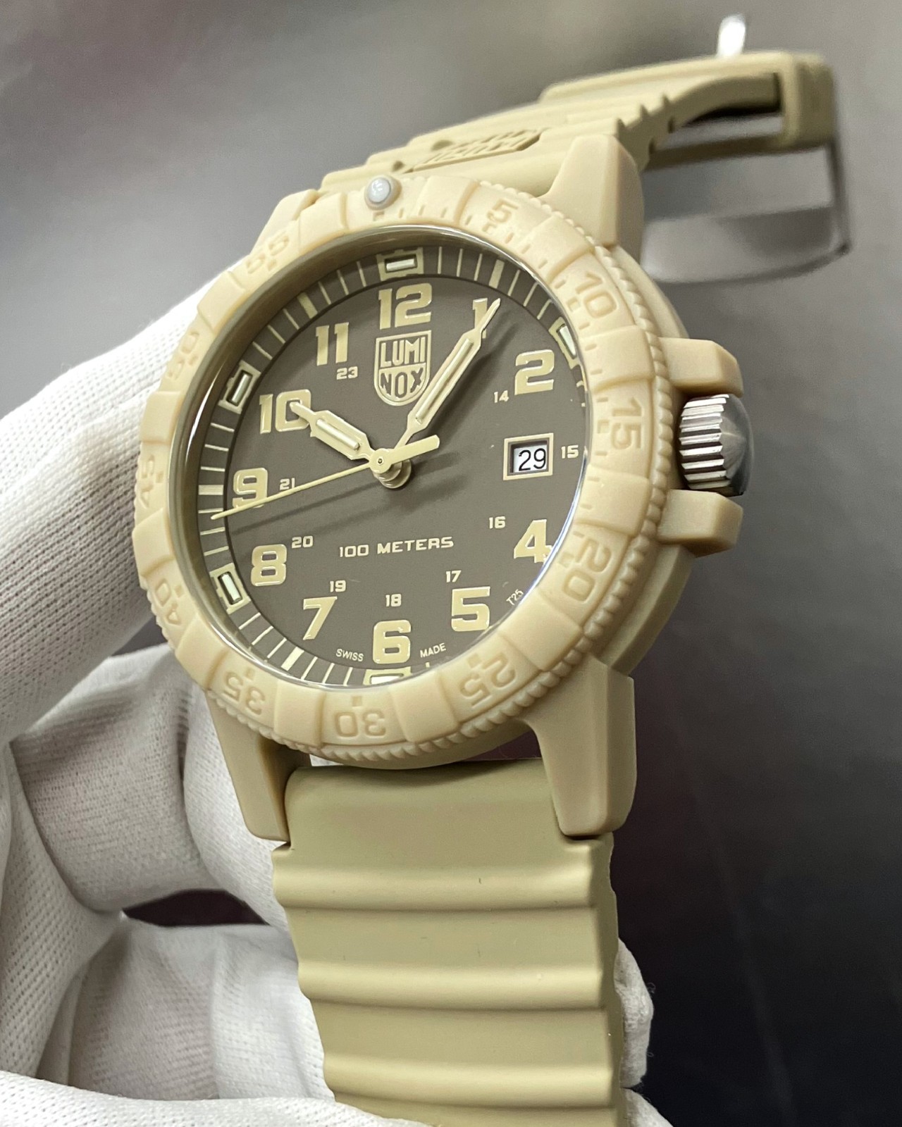 Luminox Leatherback Sea Turtle Giant 44mm Sand Dial Rubber Men’s Watch XS.0326