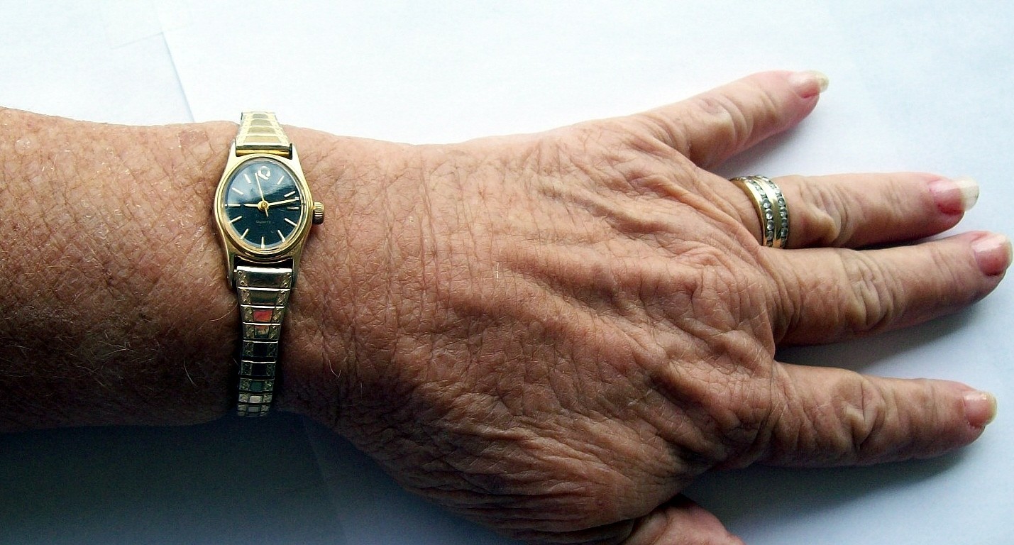 Timex Q Ladies Watch Earlier Minty Luxury ’70’s Quartz Gold-Filled fit 5.9″-6.4″
