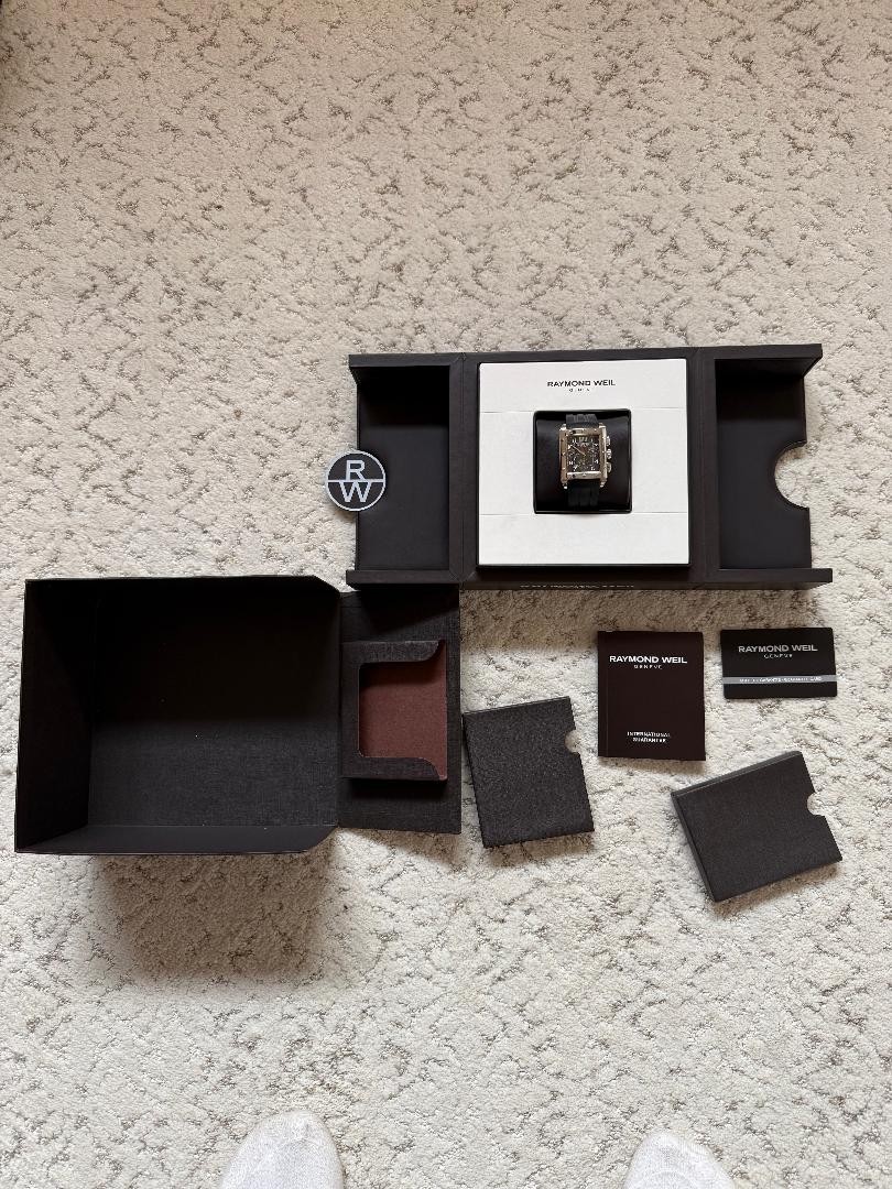 RAYMOND WEIL TANGO CHRONOGRAPH WATCH 4881 WITH RUBBER STRAP / BOX & PAPERS