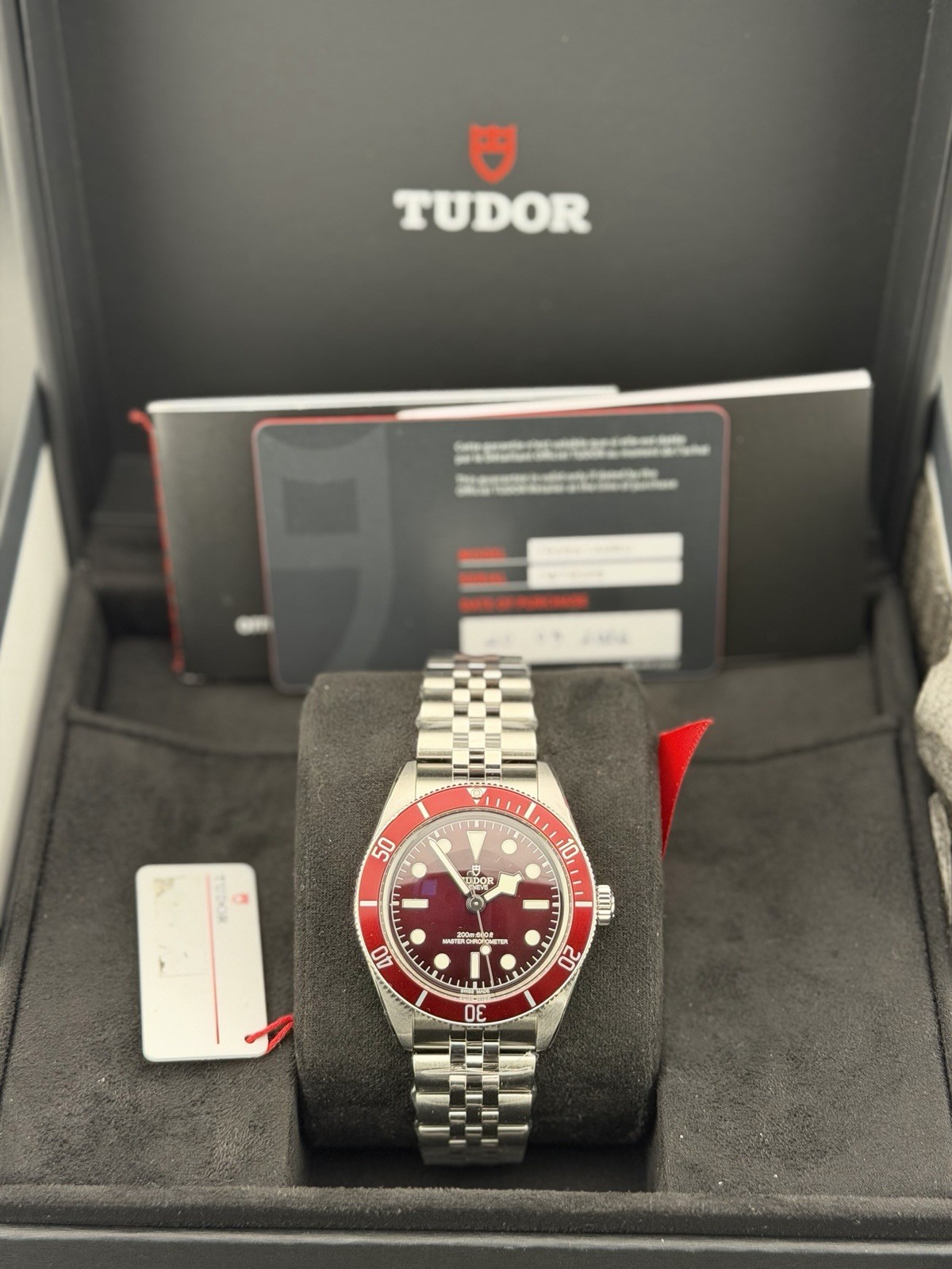 Tudor black bay 58 burgundy