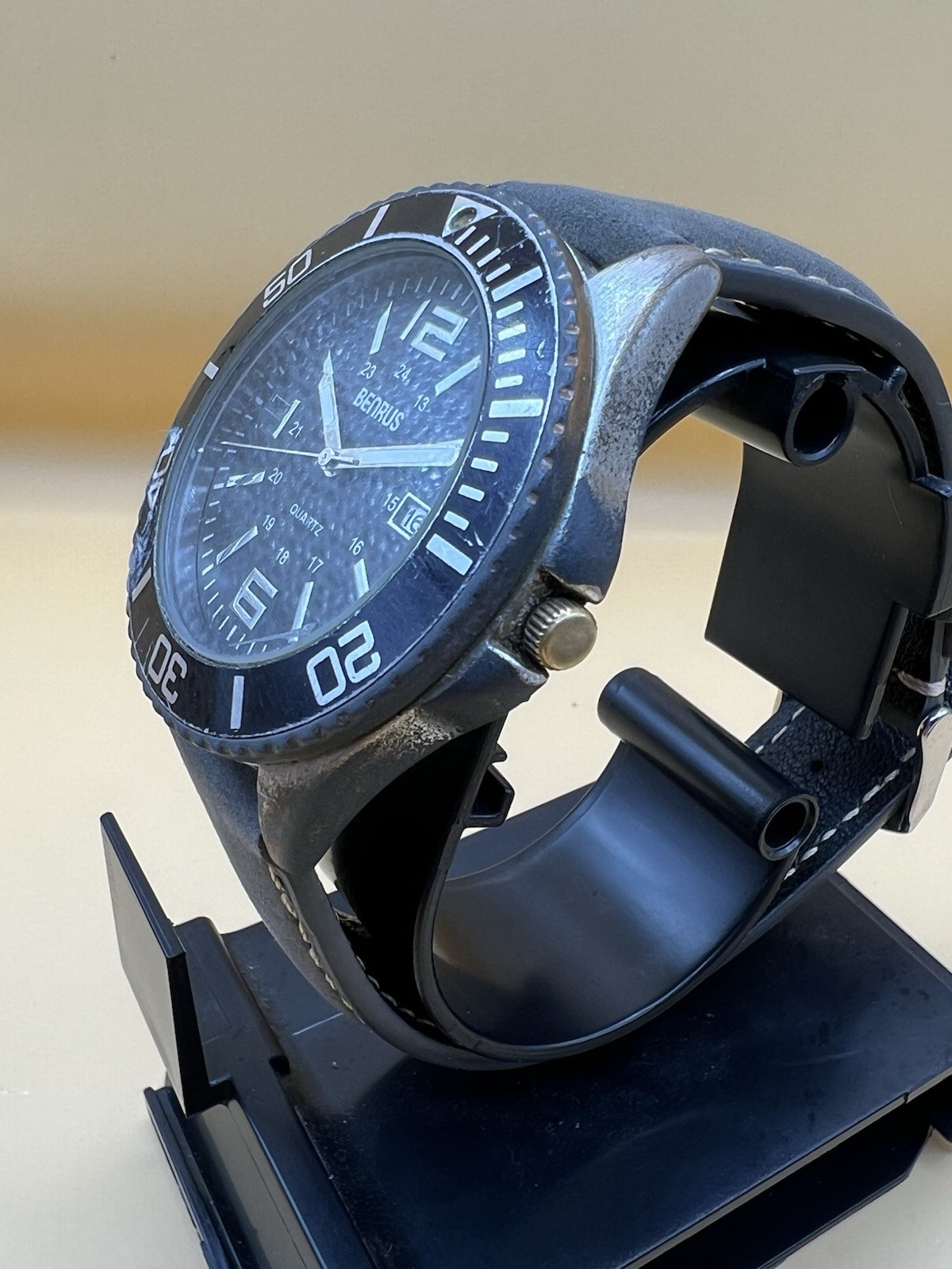 Benrus Men’s Vintage Diver Style Quartz Watch 42mm Case with Black Dial