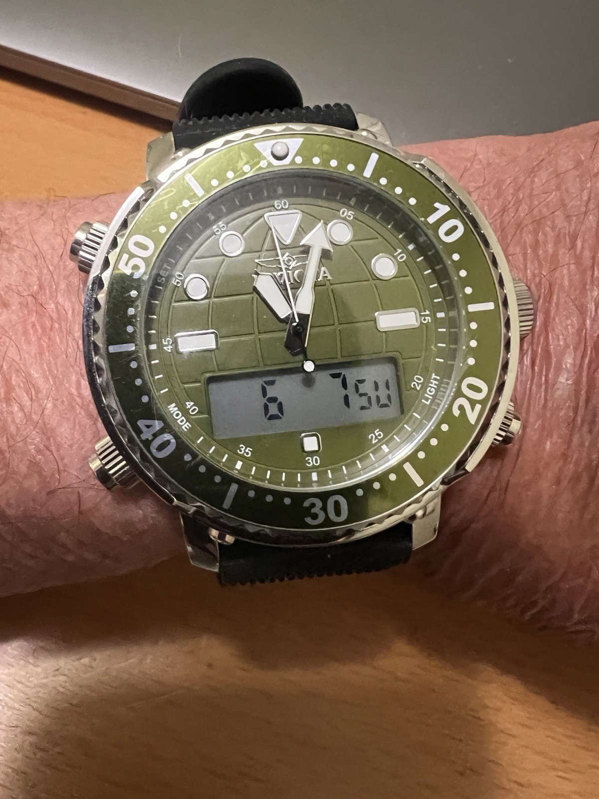 Invicta Men’s Pro Diver 46.5mm Digital Chronograph Watch IN-49450