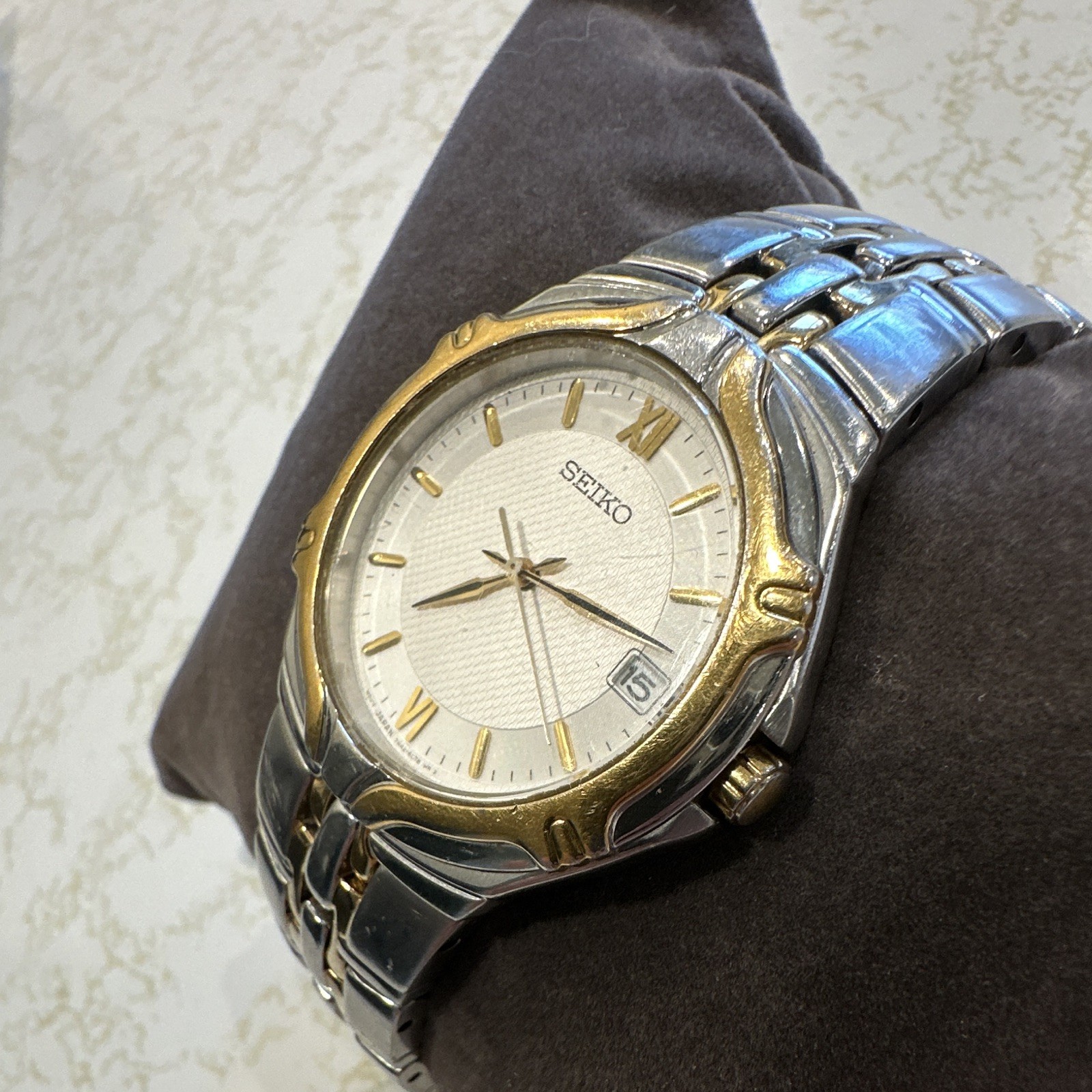 Seiko Quartz Two-Tone Stainless Bracelet Watch White Textured Dial Date