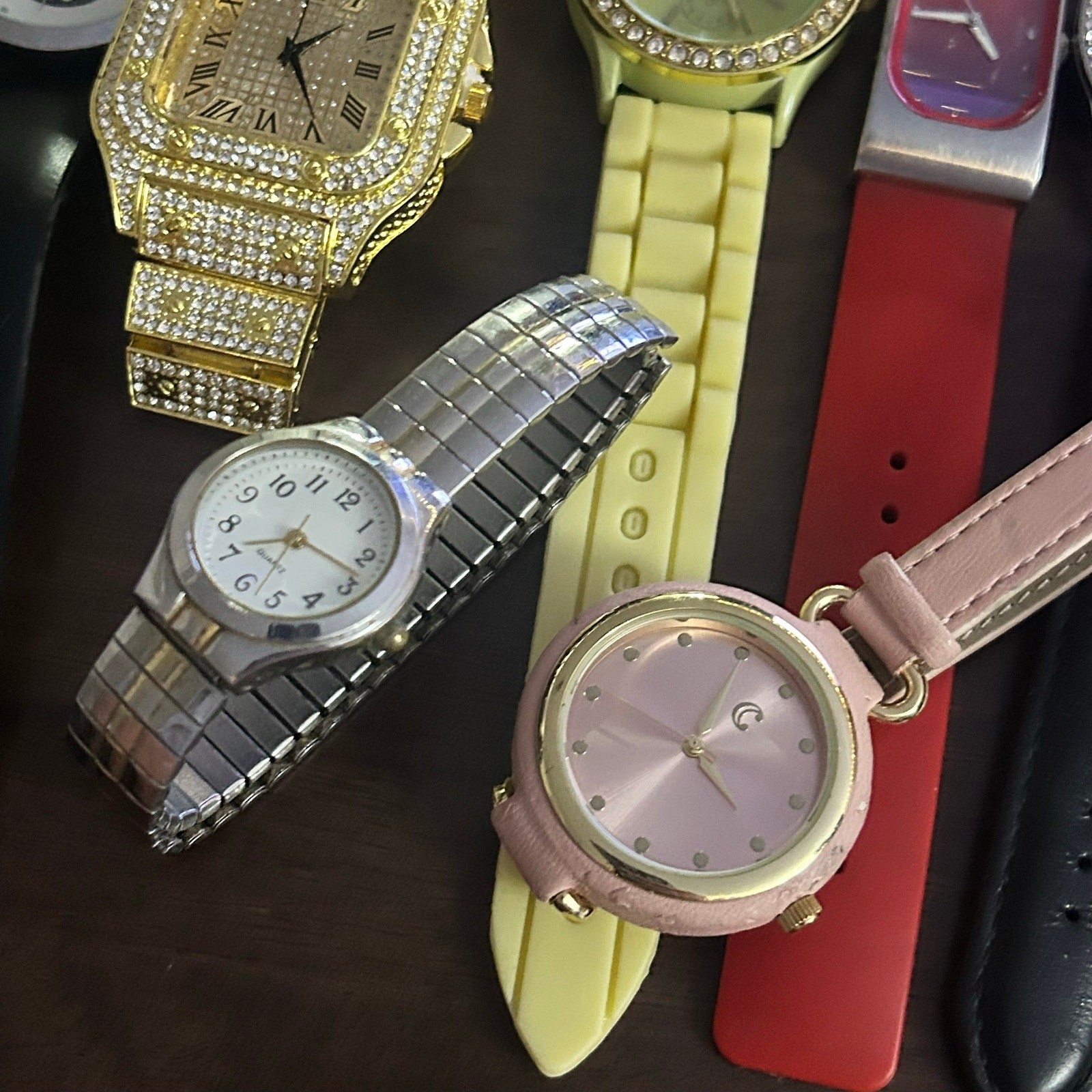 Assorted Watches Used Not Working For Parts Or Pieces lot 1