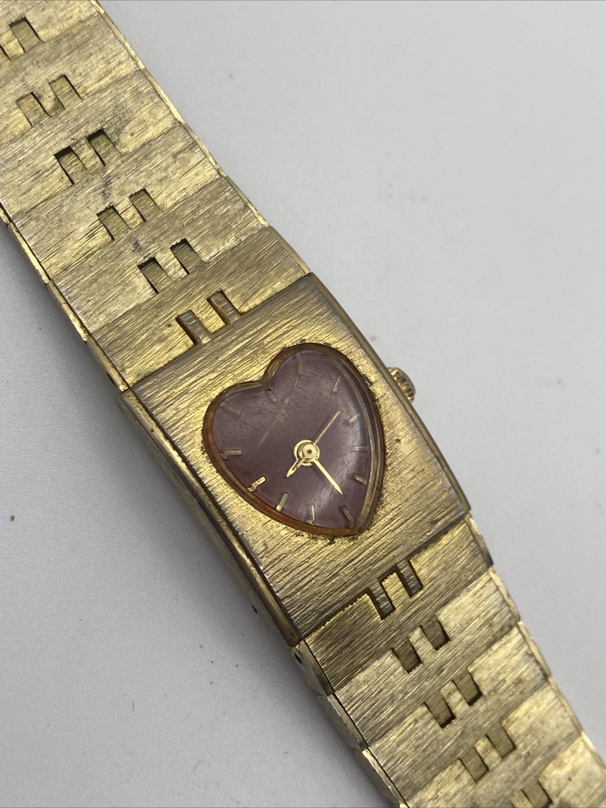 Vintage Womens Bolux Heart Shaped Bezel Brushed Gold Tone 18mm New Battery 6.75”