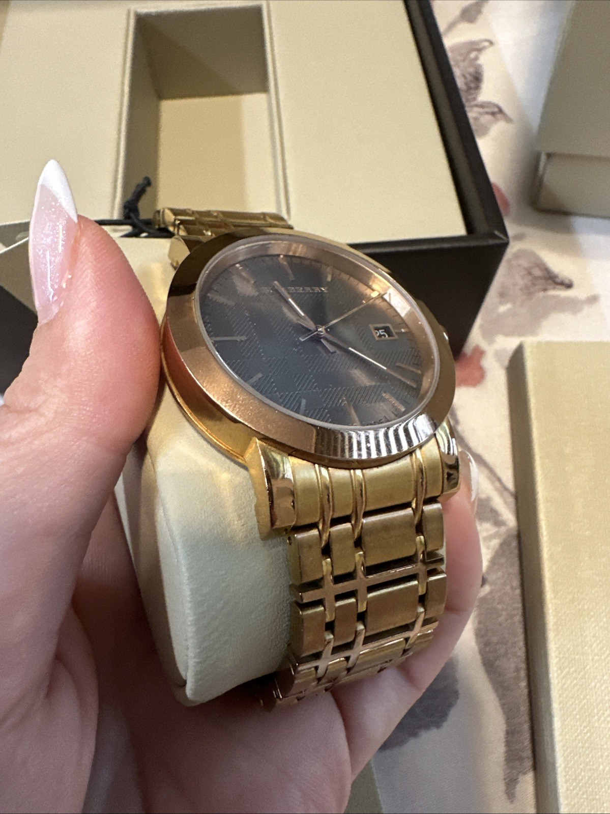Burberry BU1861 Women’s Rose Gold Stainless Steel Watch w/ Box & Papers