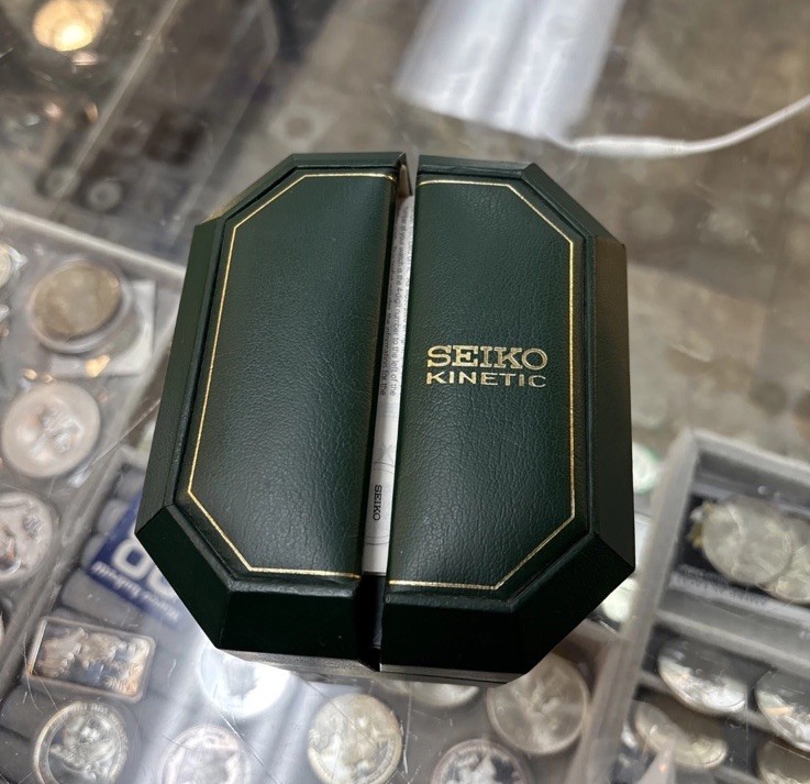Seiko Kinetic Titanium Sports 100 Men’s Watch, Previously Owned