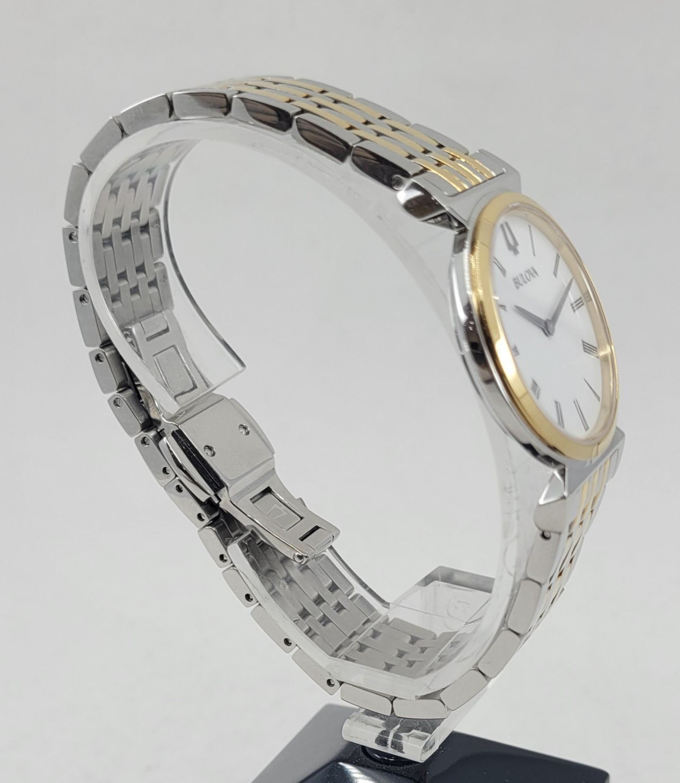 * Bulova Regatta 30mm Two-Tone Stainless Steel Women’s Watch 98L264 (W/O Tag)