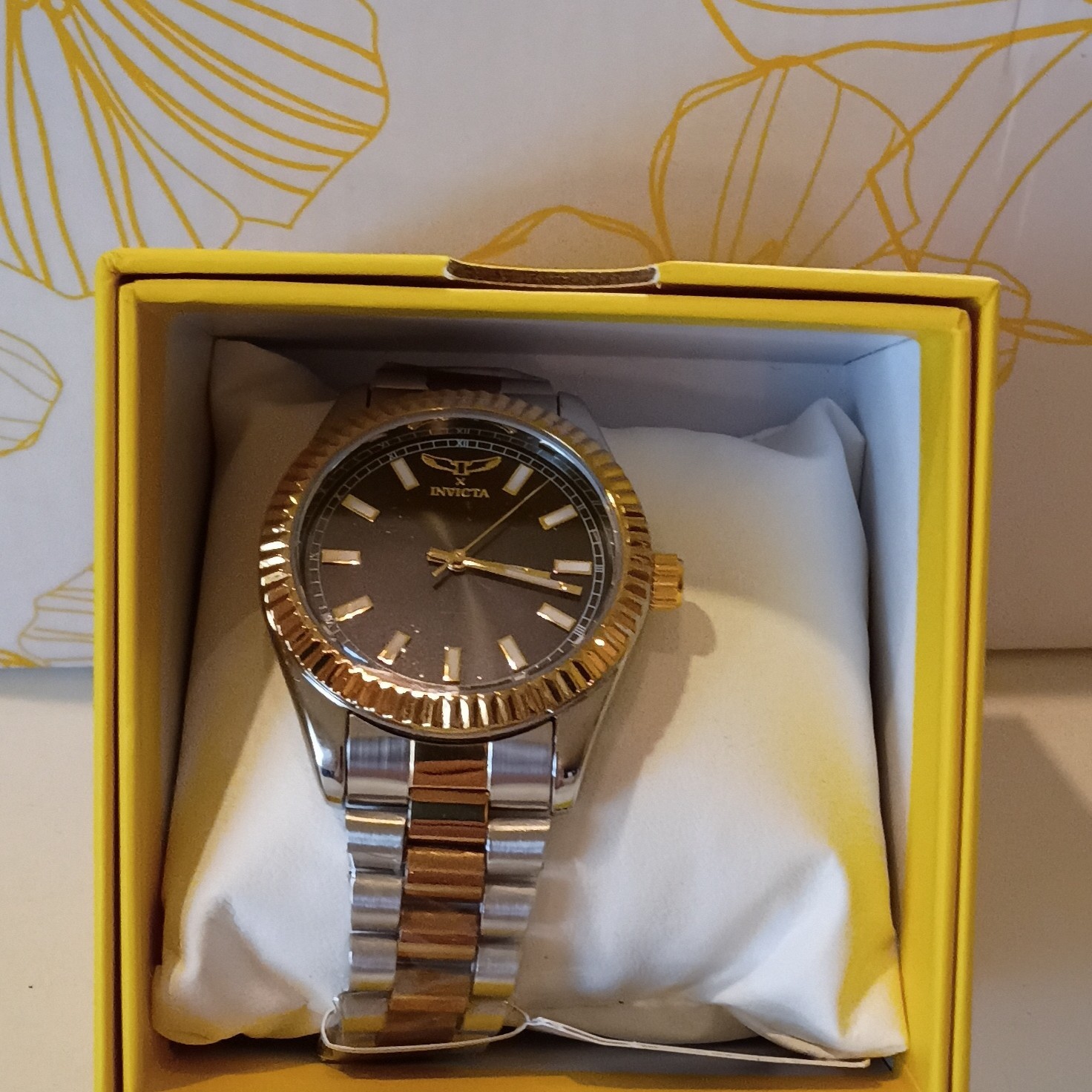 Invicta Quartz Two-Tone SS Bracelet Fixed Gold Bezel Black Dial w/ Box