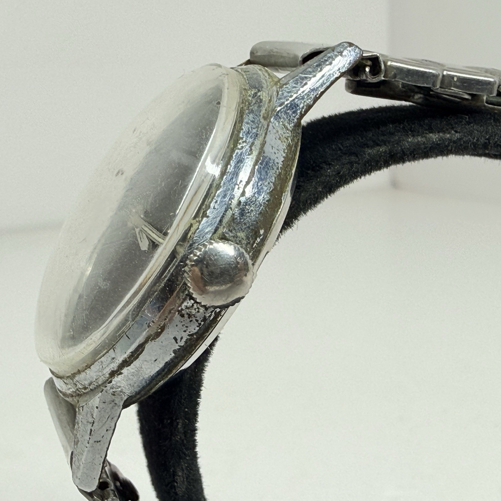 Elgin Sportsman 17 Jewels Black Dial. Wrist Watch RUNS