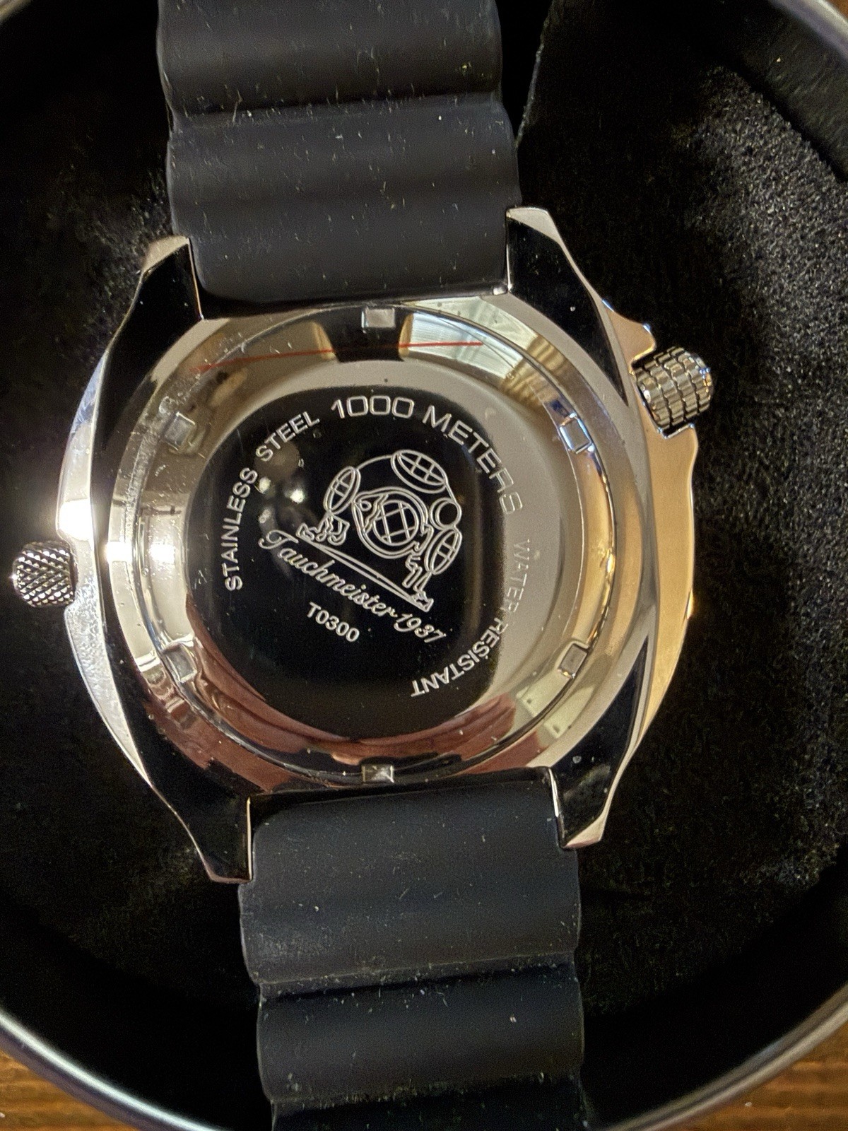 Tauchmeister 1937 T0300 1000M Diver Watch Helium Safe w/ Box Germany