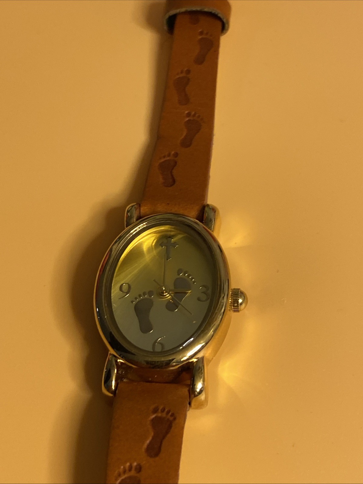 Womens “Footprints in the Sand” Watch. New Band & Battery F52367-1/P