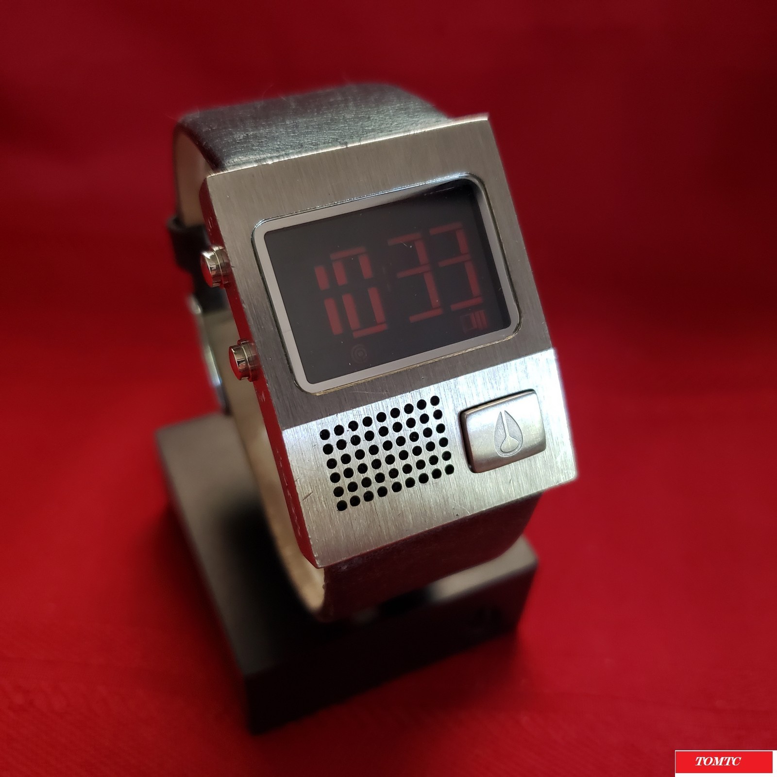 Nixon “The Dork” (Black) China Movement w/ Original Box & Stand & Manual [4C]