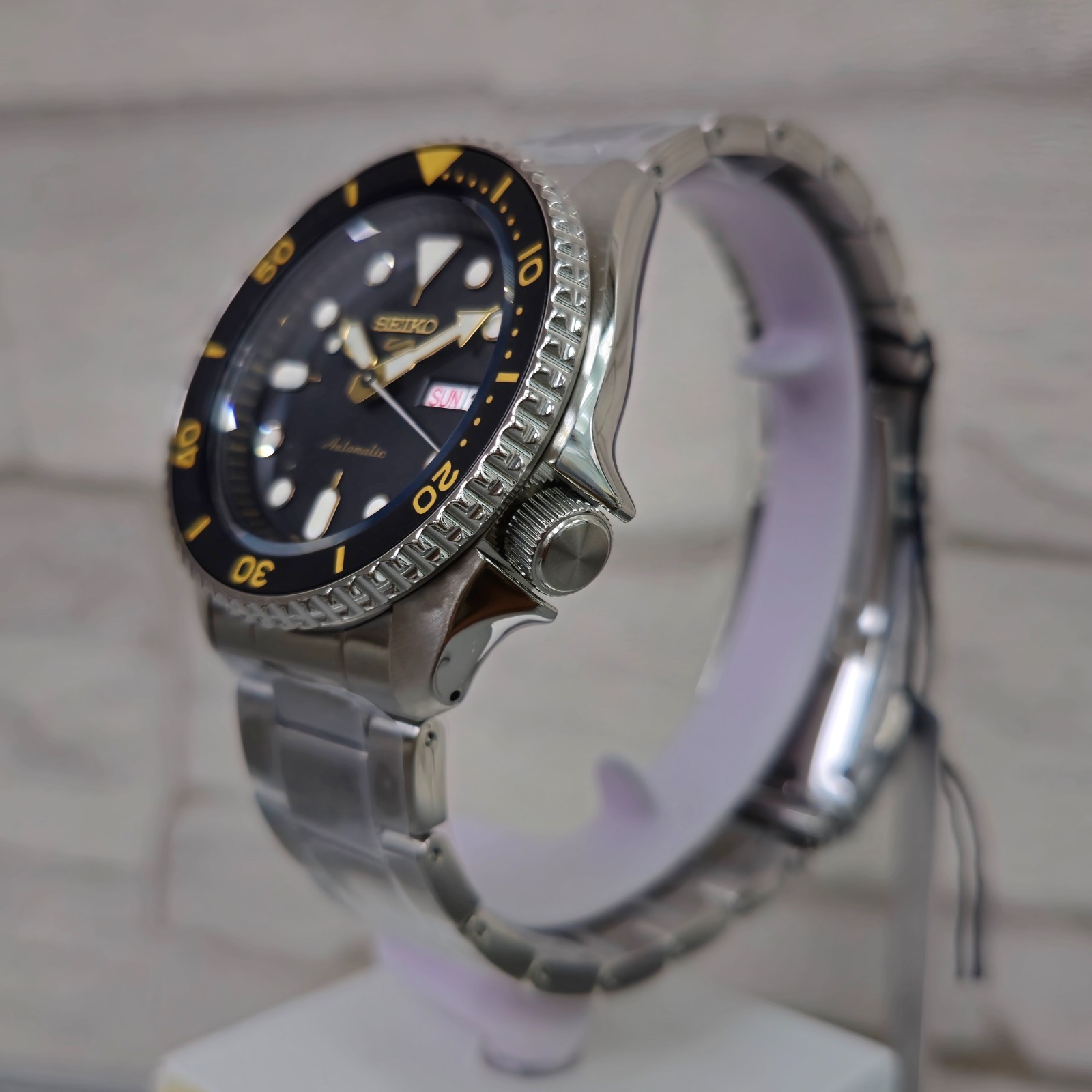 Seiko 5 SRPD57K1 Sports Automatic Black Dial 42.5mm New Full Set Men’s Watch