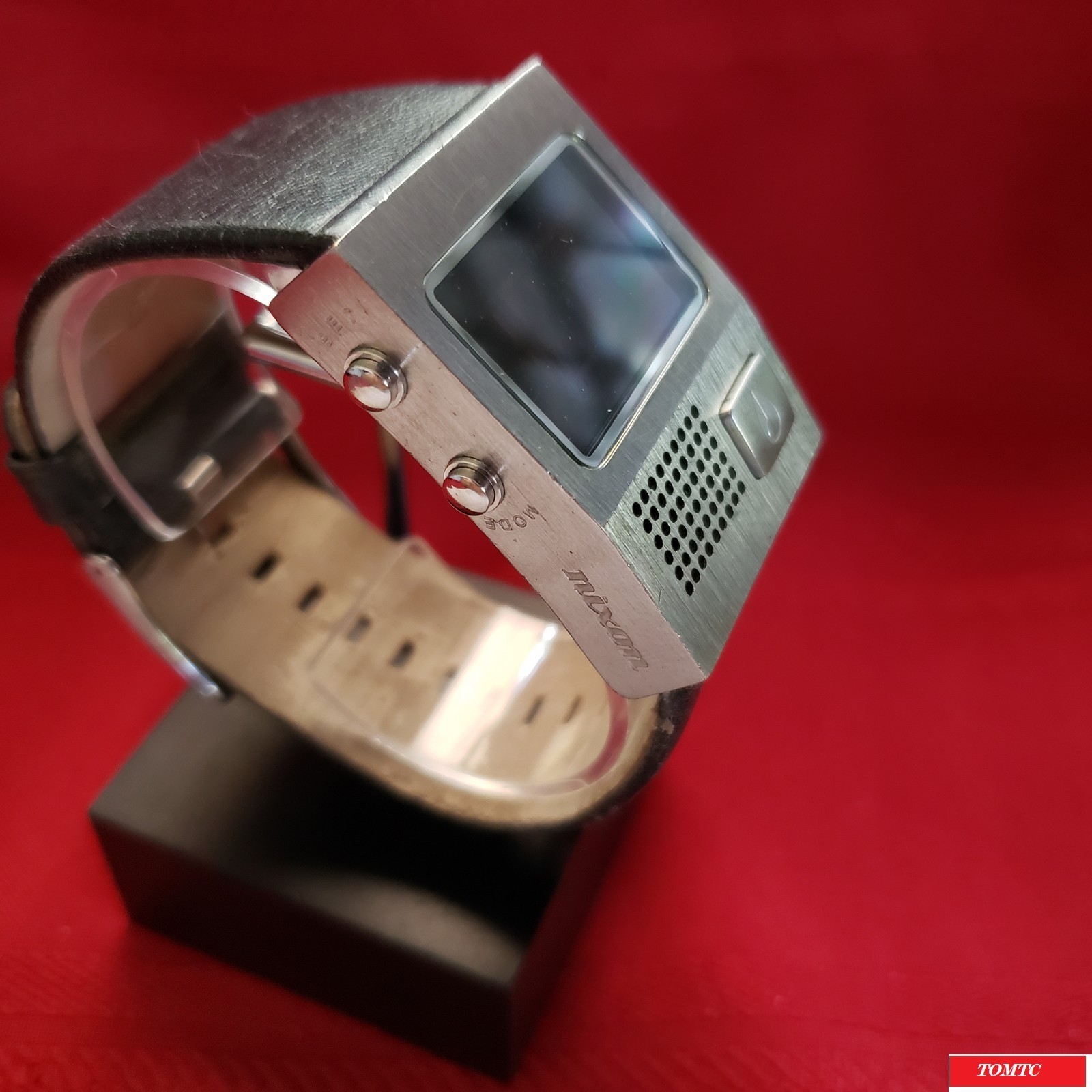 Nixon “The Dork” (Black) China Movement w/ Original Box & Stand & Manual [4C]