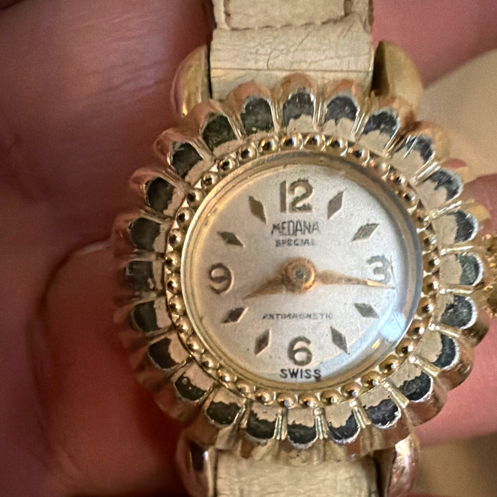 Medana Special Swiss Made Manual Wind Women’s 17mm Gold Plated Beige Leather