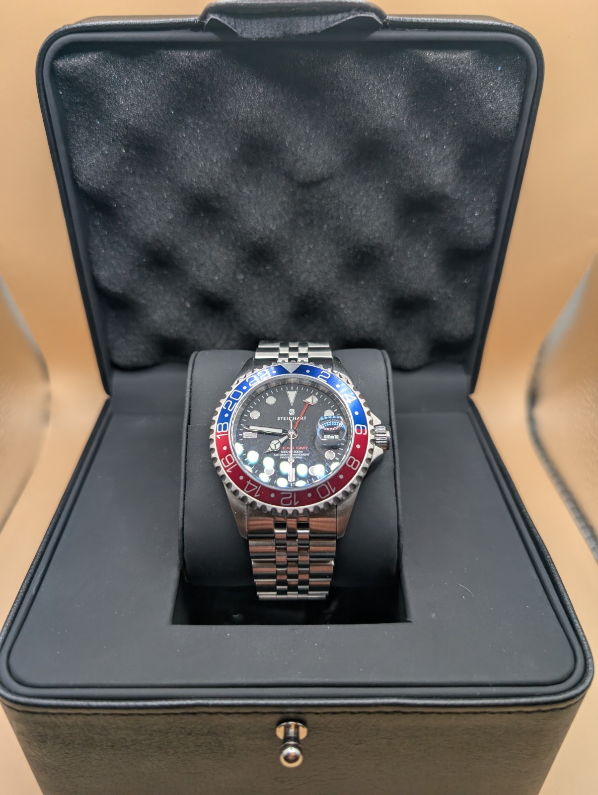 STEINHART OCEAN ONE GMT ”PEPSI“ SWISS ETA 2893-2 42MM WATCH BOX & PAPERS