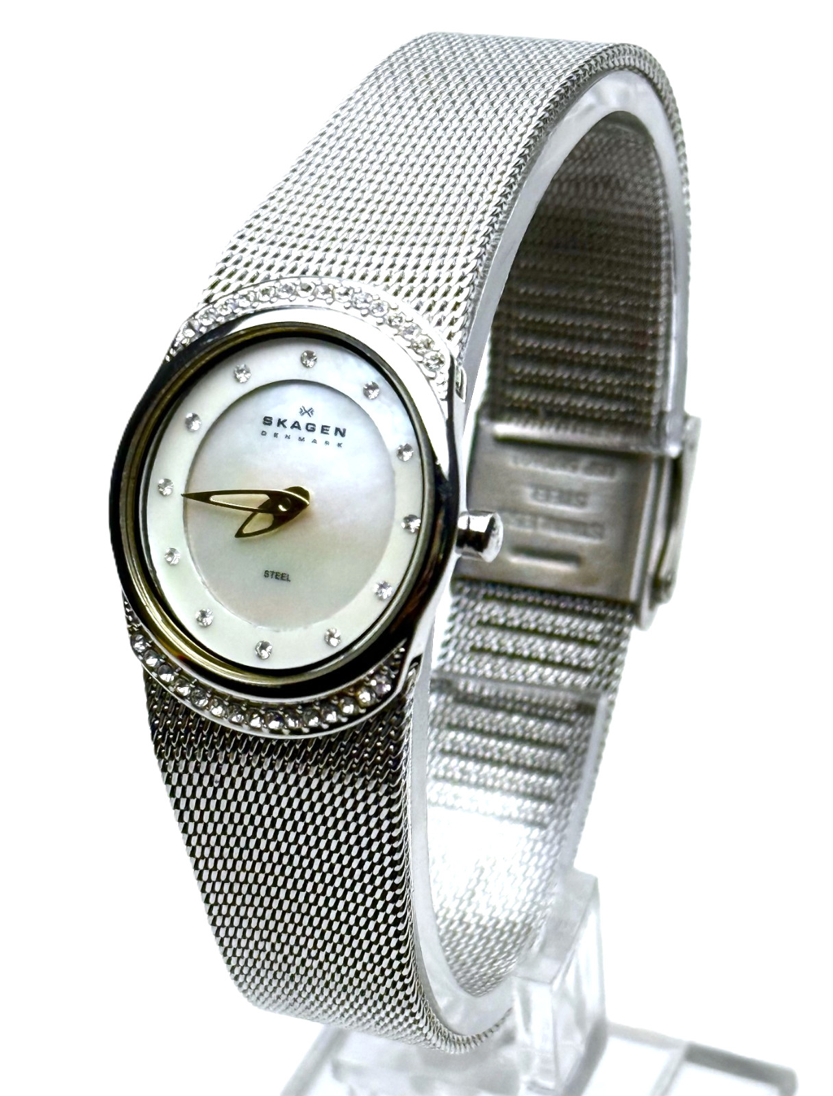 SKAGEN STEEL 686XSGSC MOP DIAL SILVER & GOLDTONE ACCENTS MESH BAND LADIES WATCH