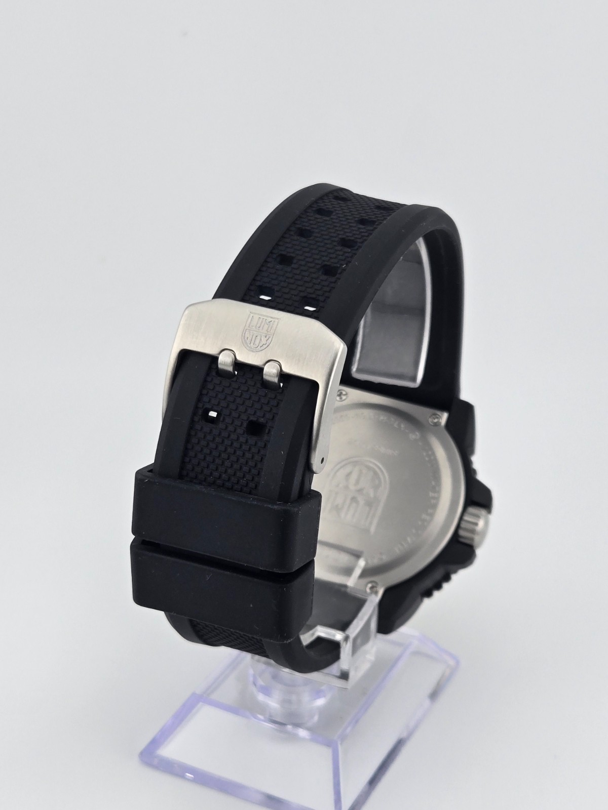 Luminox G-Series Men’s Sea Lion Sand Dial Rubber Band Watch – X2.2055