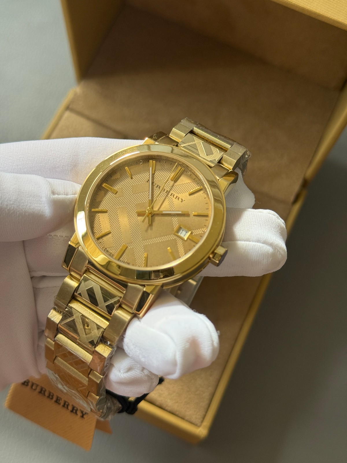 Burberry The City BU9038 Gold Tone Stainless Steel 38 mm Unisex Watch