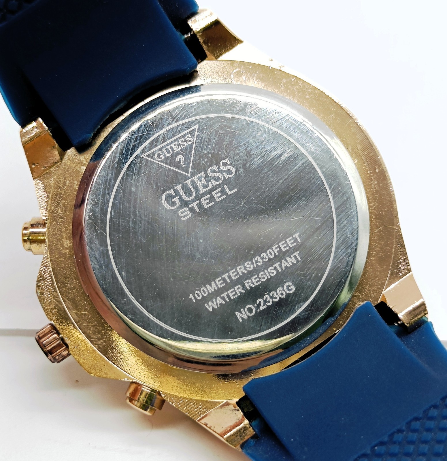 Awesome Guess Chronograph Date Indicator Quartz Analog Men’s Wrist Watch