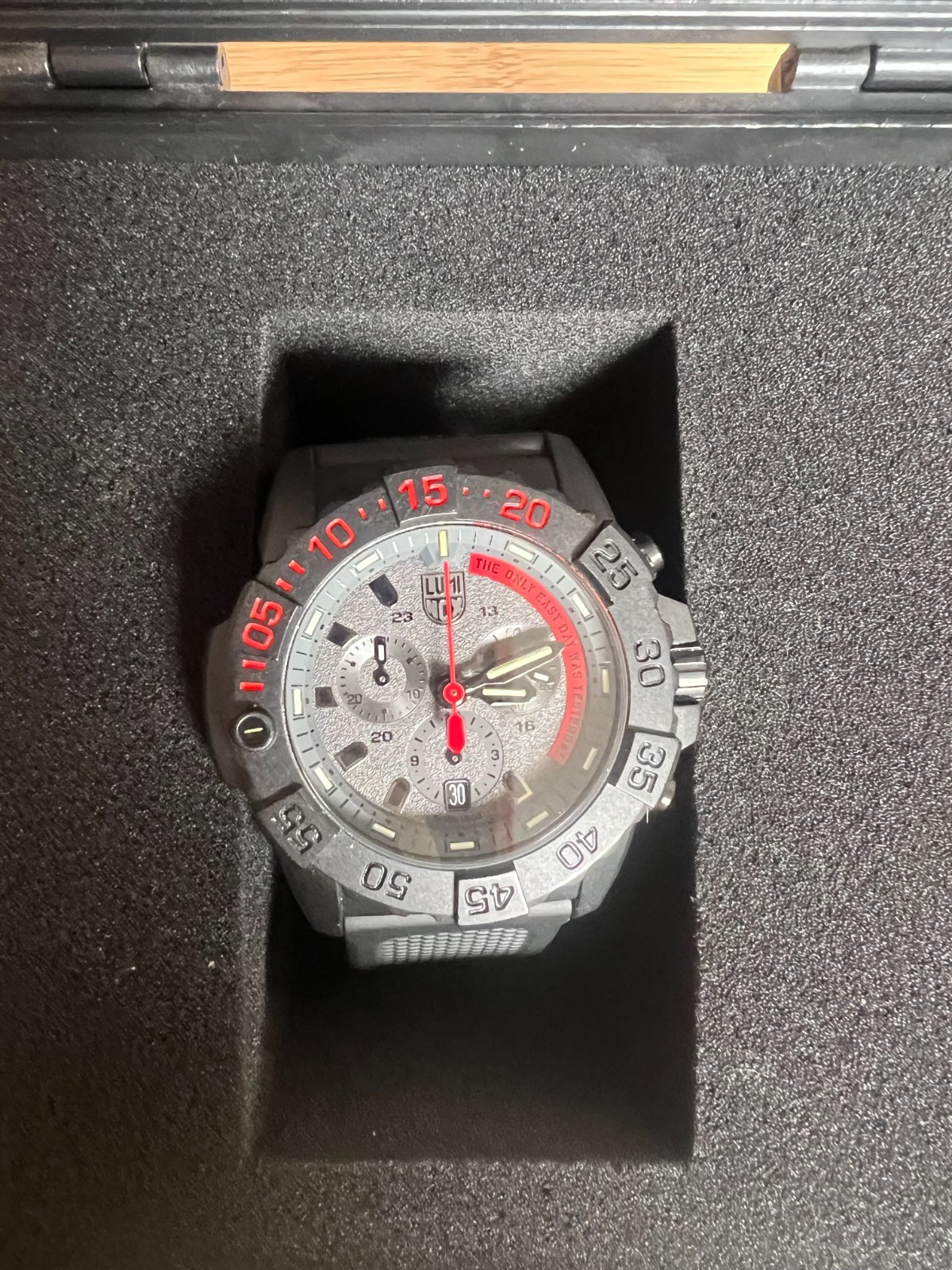 Luminox – Navy Seal Chronograph X3.CE81.EY